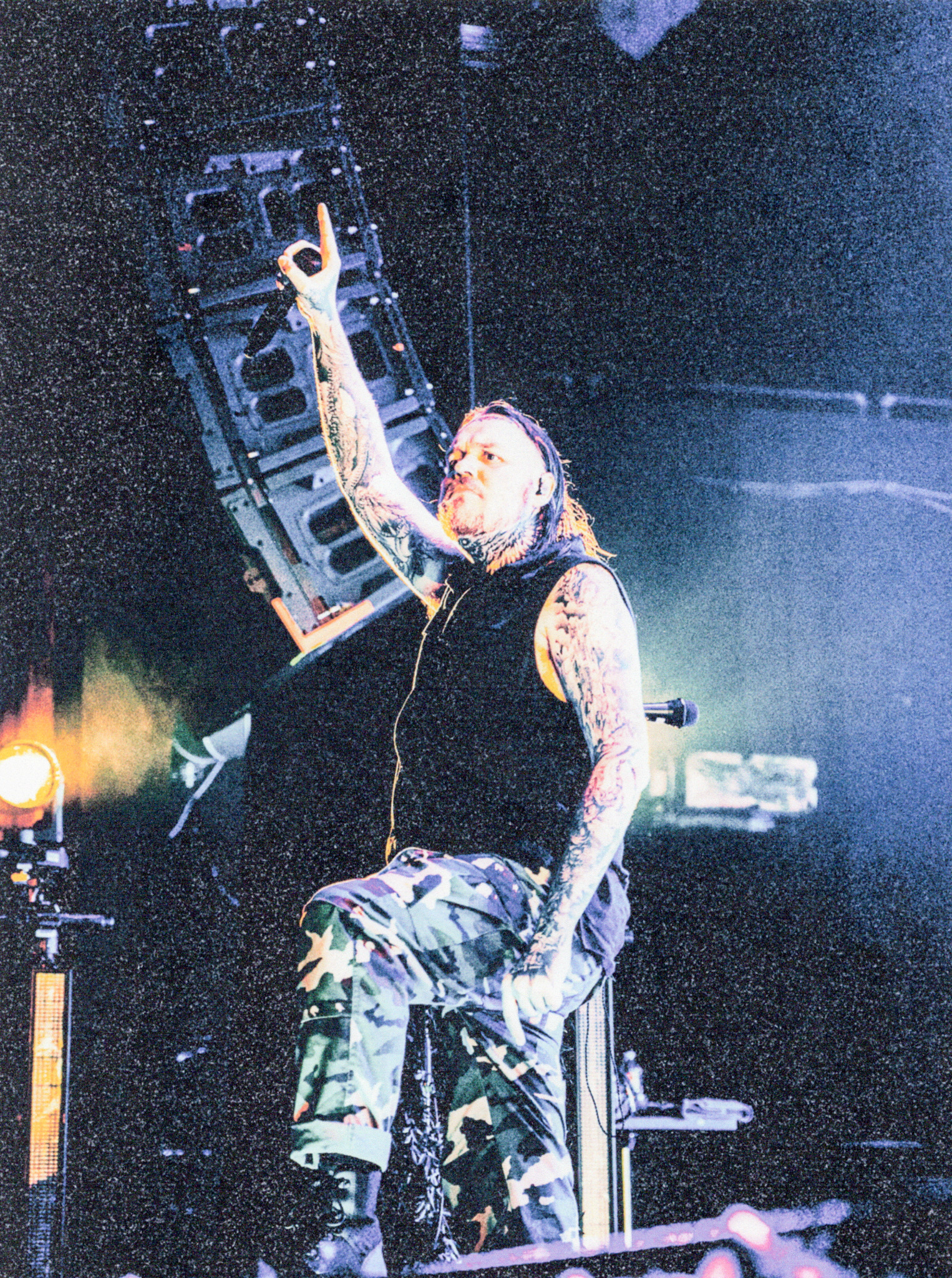 wage war