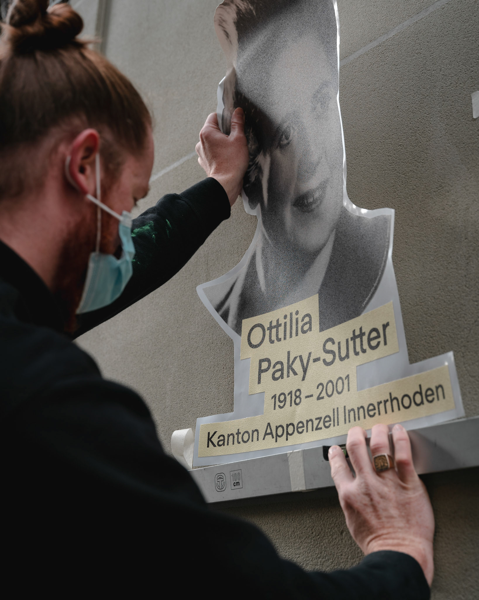 Installation der Freiluftausstellung in der Berner Altstadt von Hommage2021