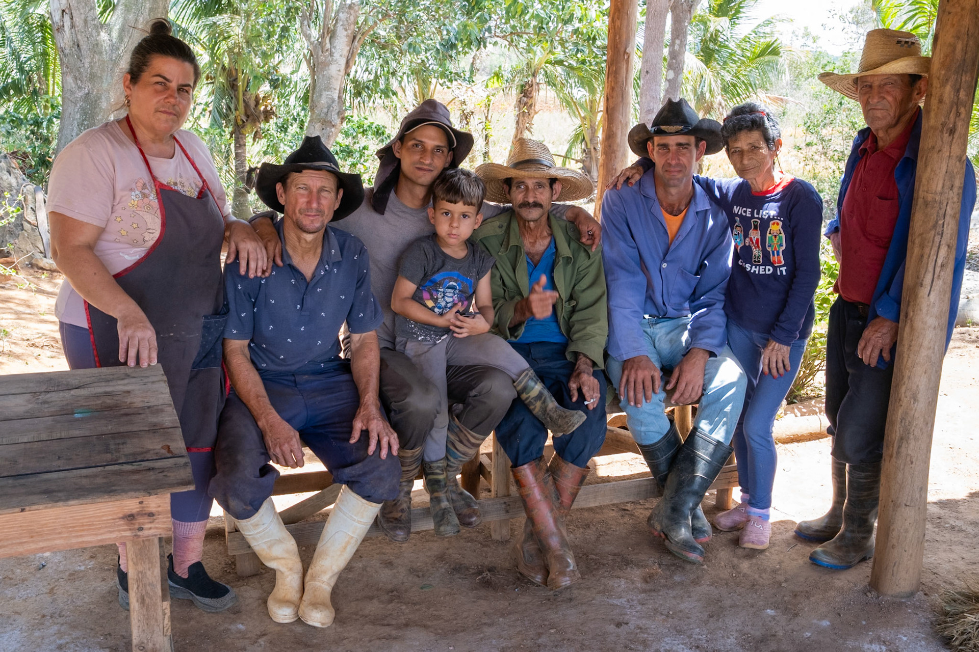 Family on tobacco farm - Viñales