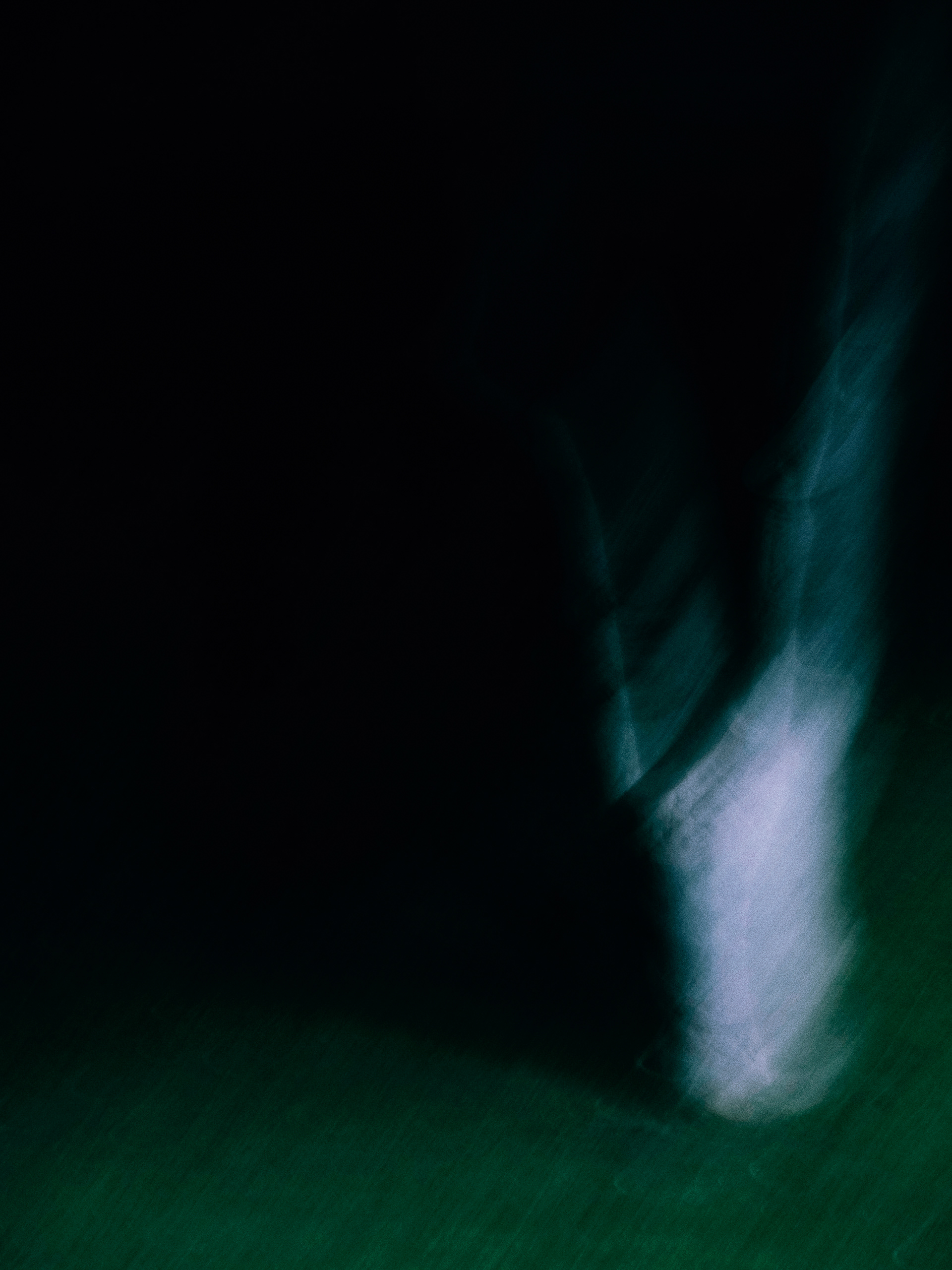 belki düşmem lazım arada // I should fall, maybe