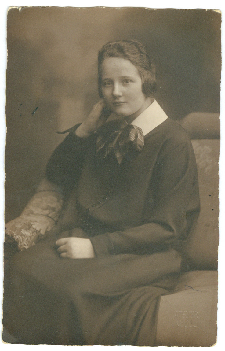 Meine Oma Hedwig Pfeiffer geb. Reuter ca. 1924.