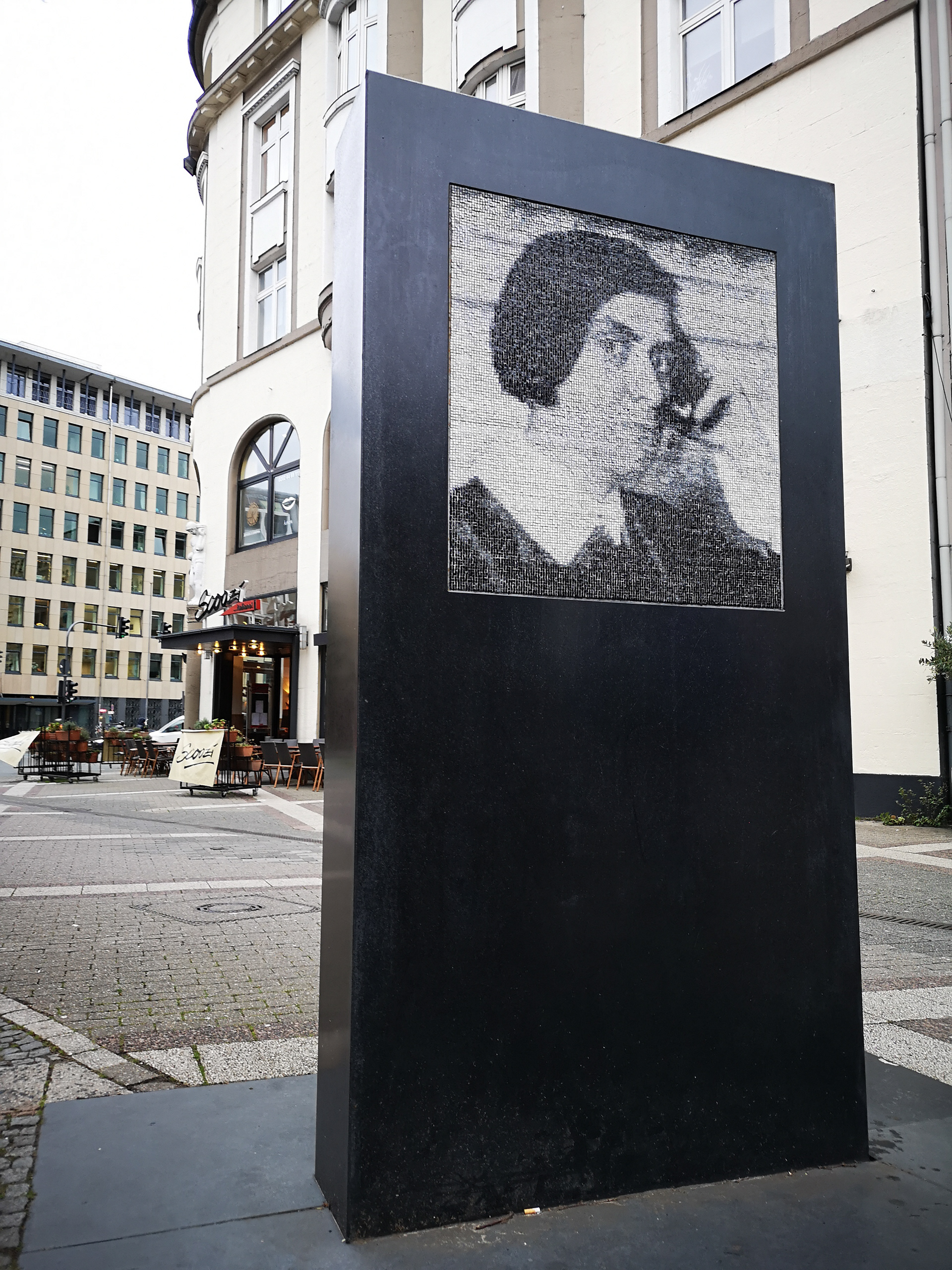 Hier stand einst das Geburtshaus von der weltberühmten Wuppertaler Dichterin und Künstlerin Else-Lasker-Schüler in Wuppertal Elberfeld (Herzogstraße 32) welches im 2. Weltkrieg leider zerstört wurde.