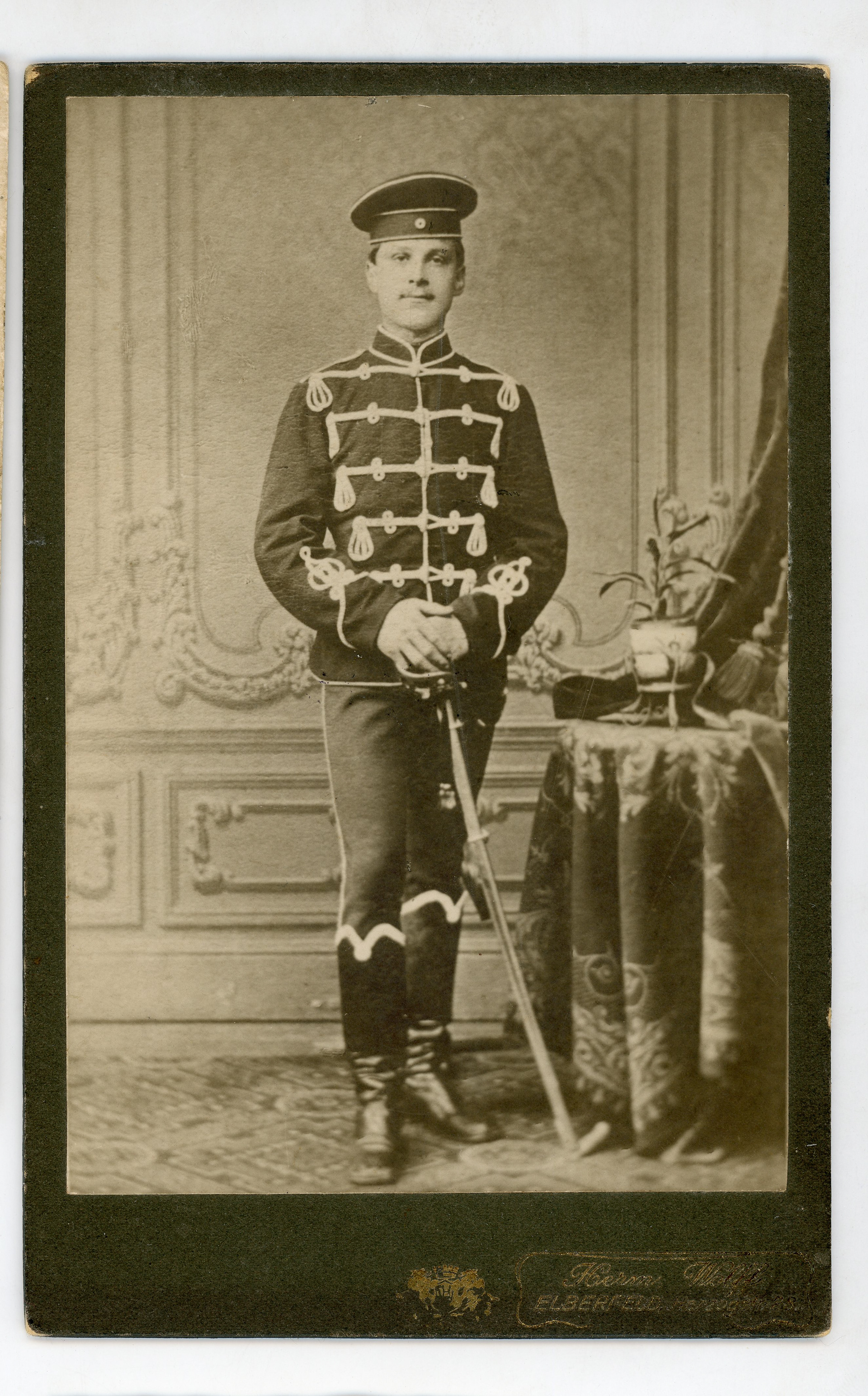 Mein Uropa Richard August Reuter, der leider aus dem 1. Weltkrieg nicht zurückkehrte...und meine Uroma mit 6 Kindern allein klarkommen musste...