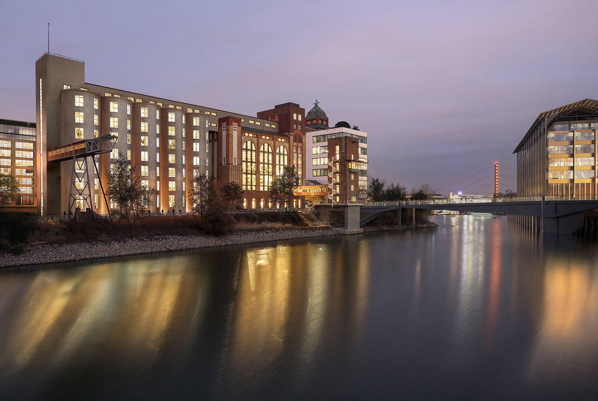 PLANGE MÜHLE CAMPUS DÜSSELDORF  /  © CHRISTOPH INGENHOVEN