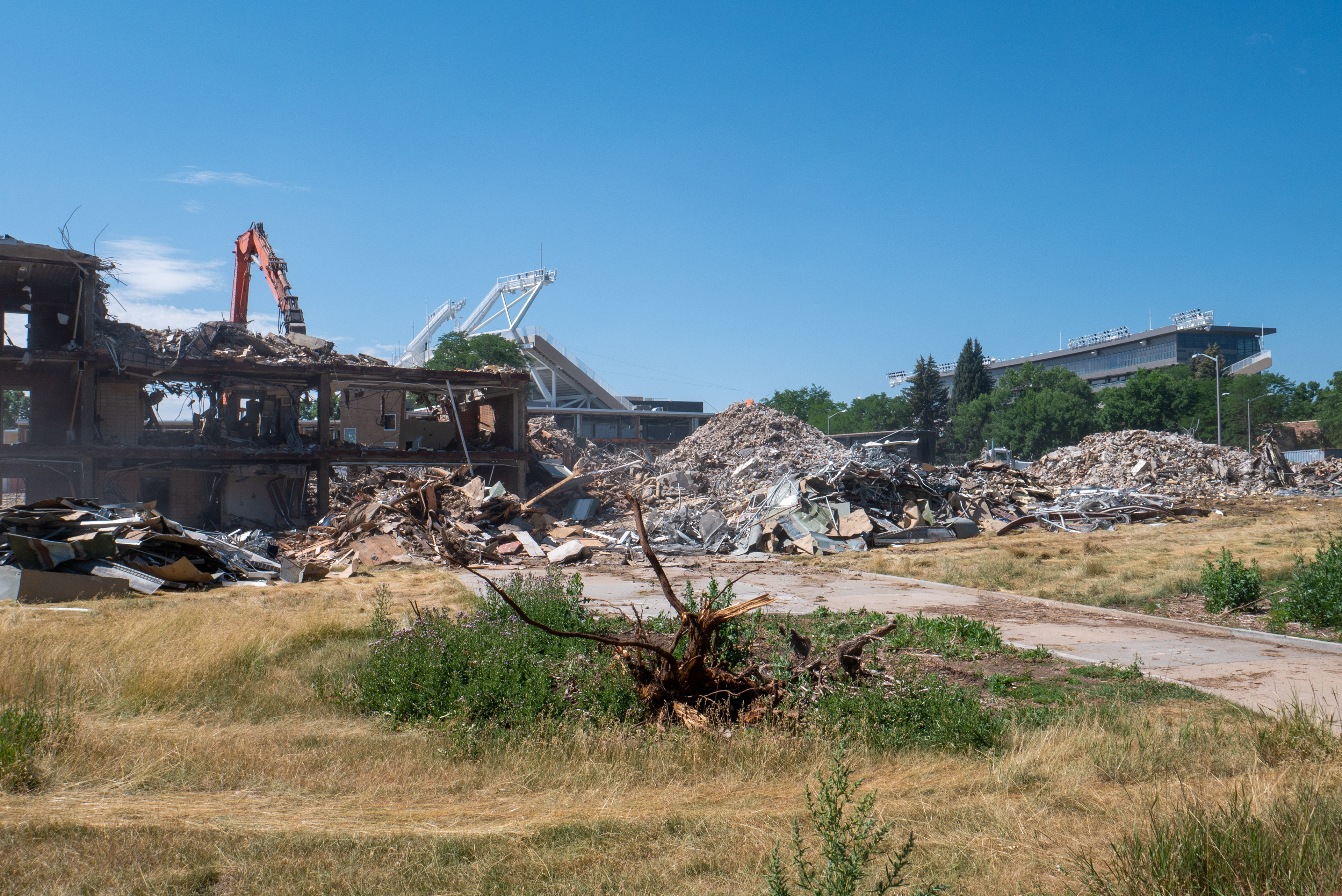 Demolition of the northern wings, north-facing side