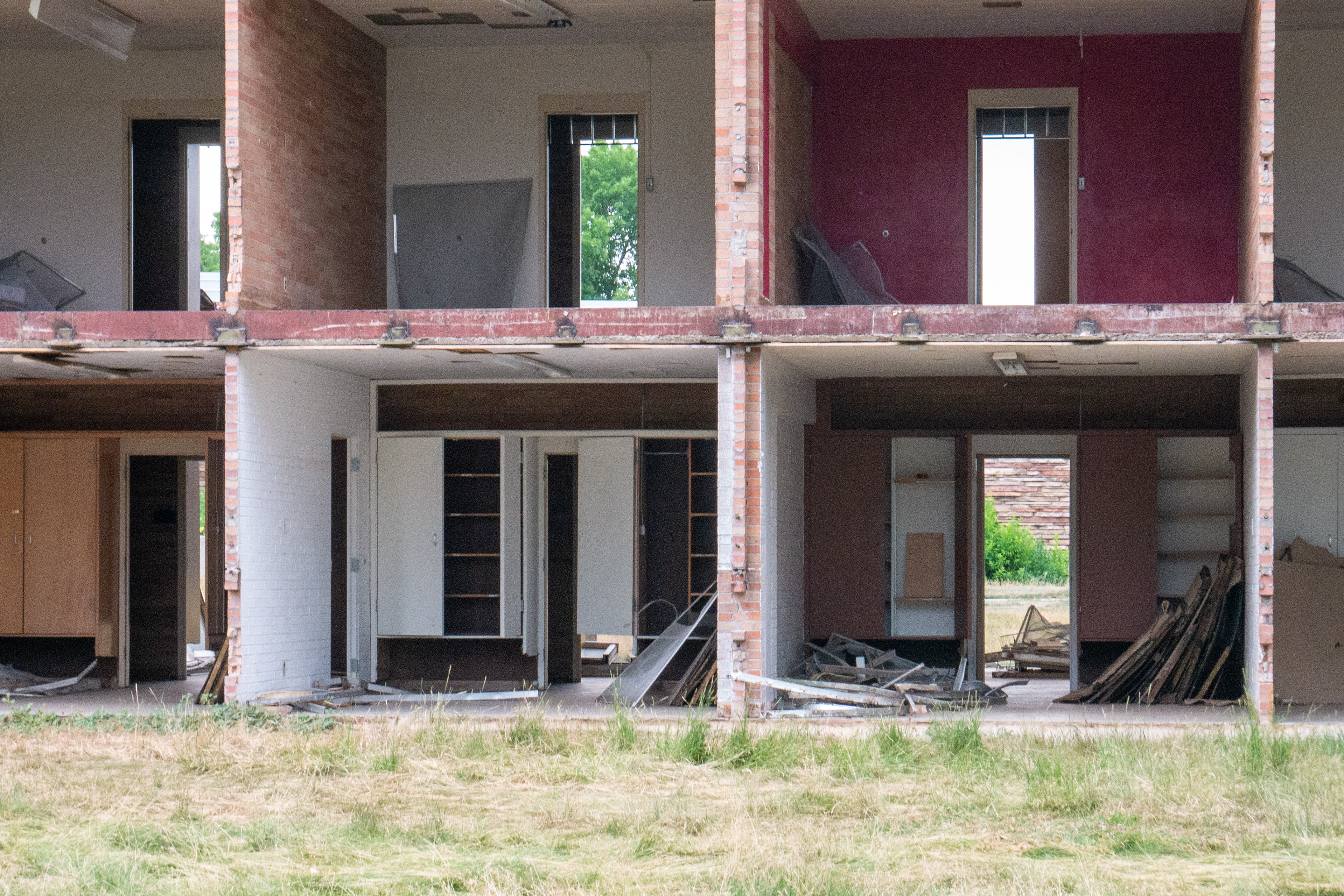 Exposed offices, south-facing side of the SE wing