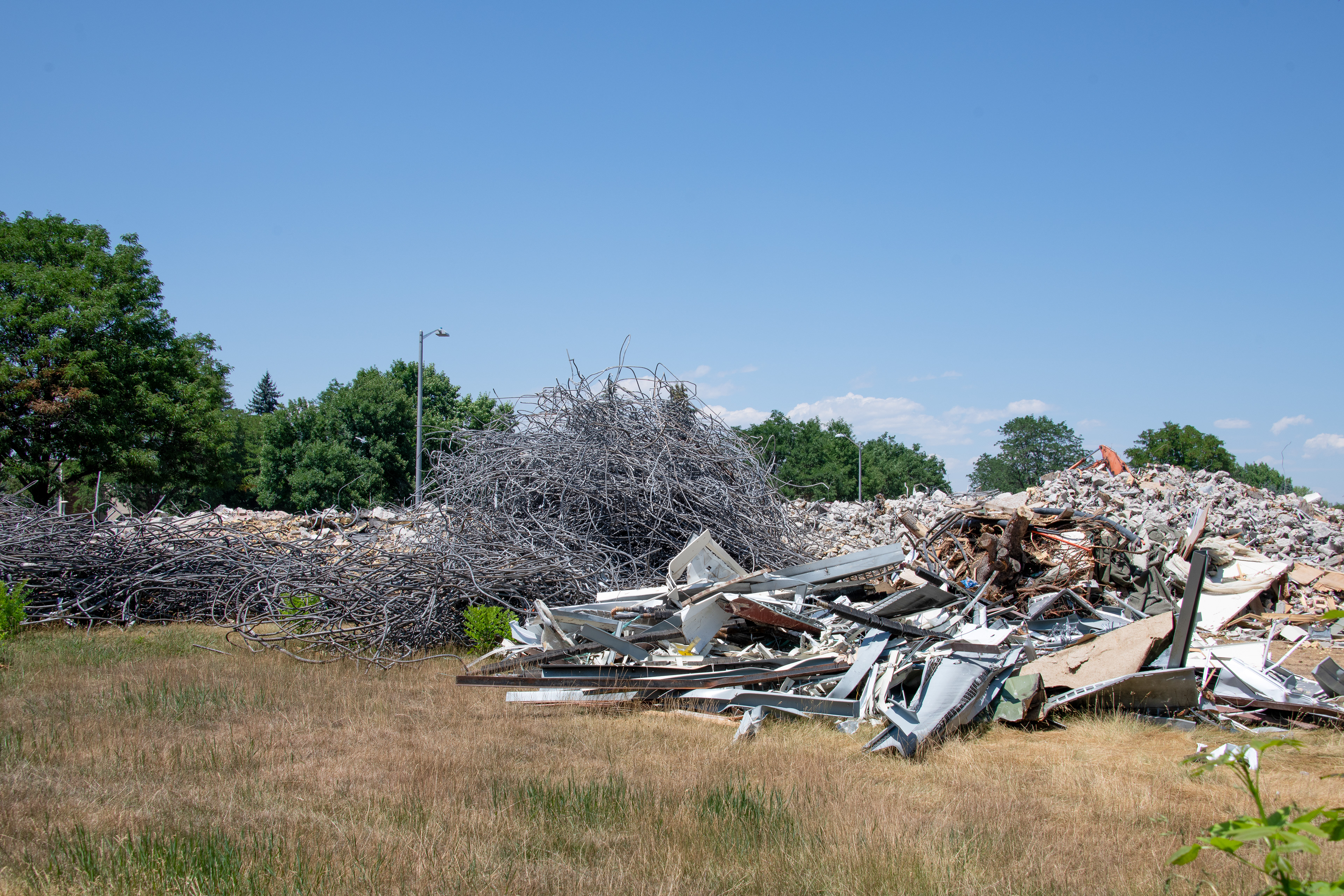 Rubble of the southern wings, south-facing side