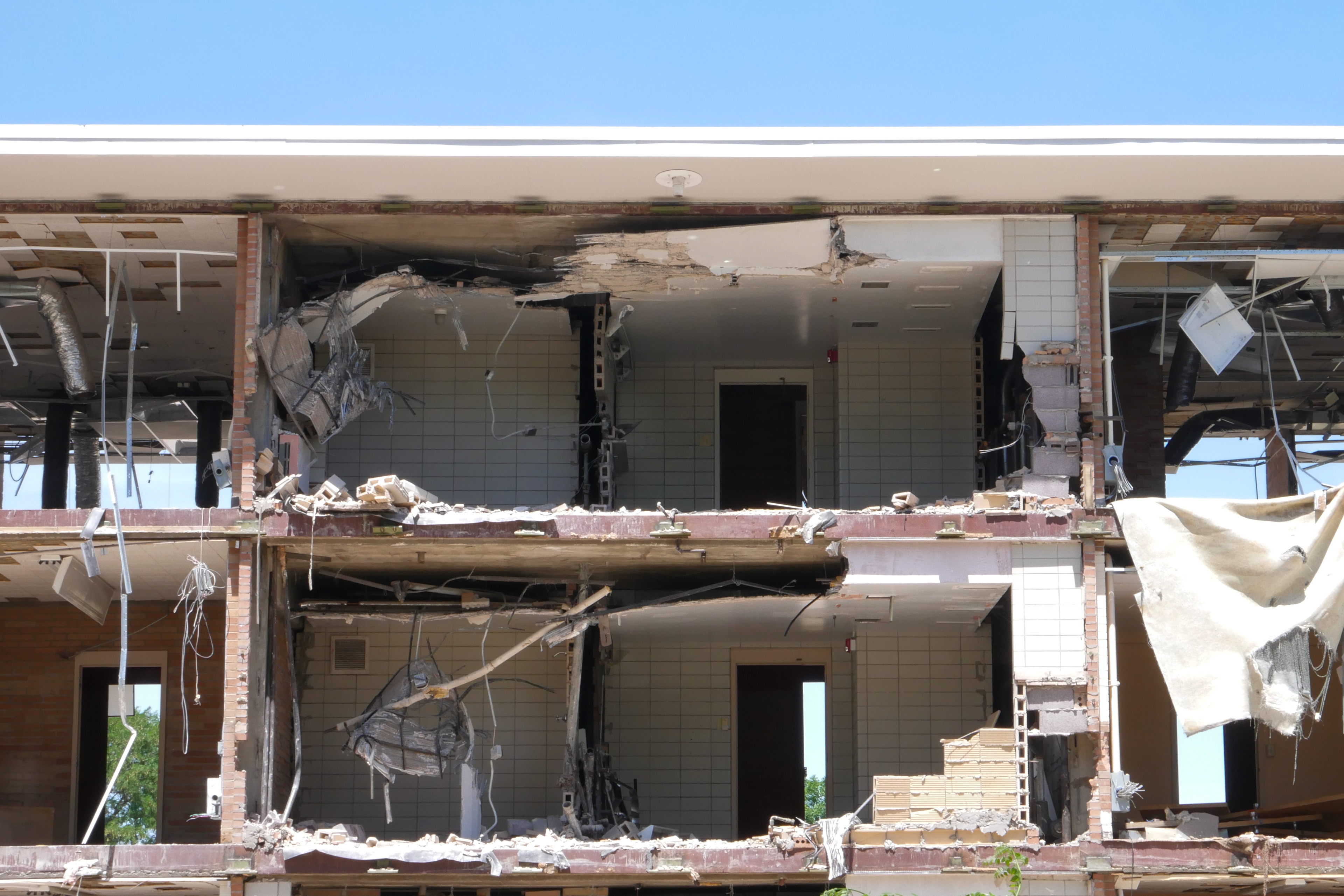 Destroyed bathrooms of the SE wing, south-facing side