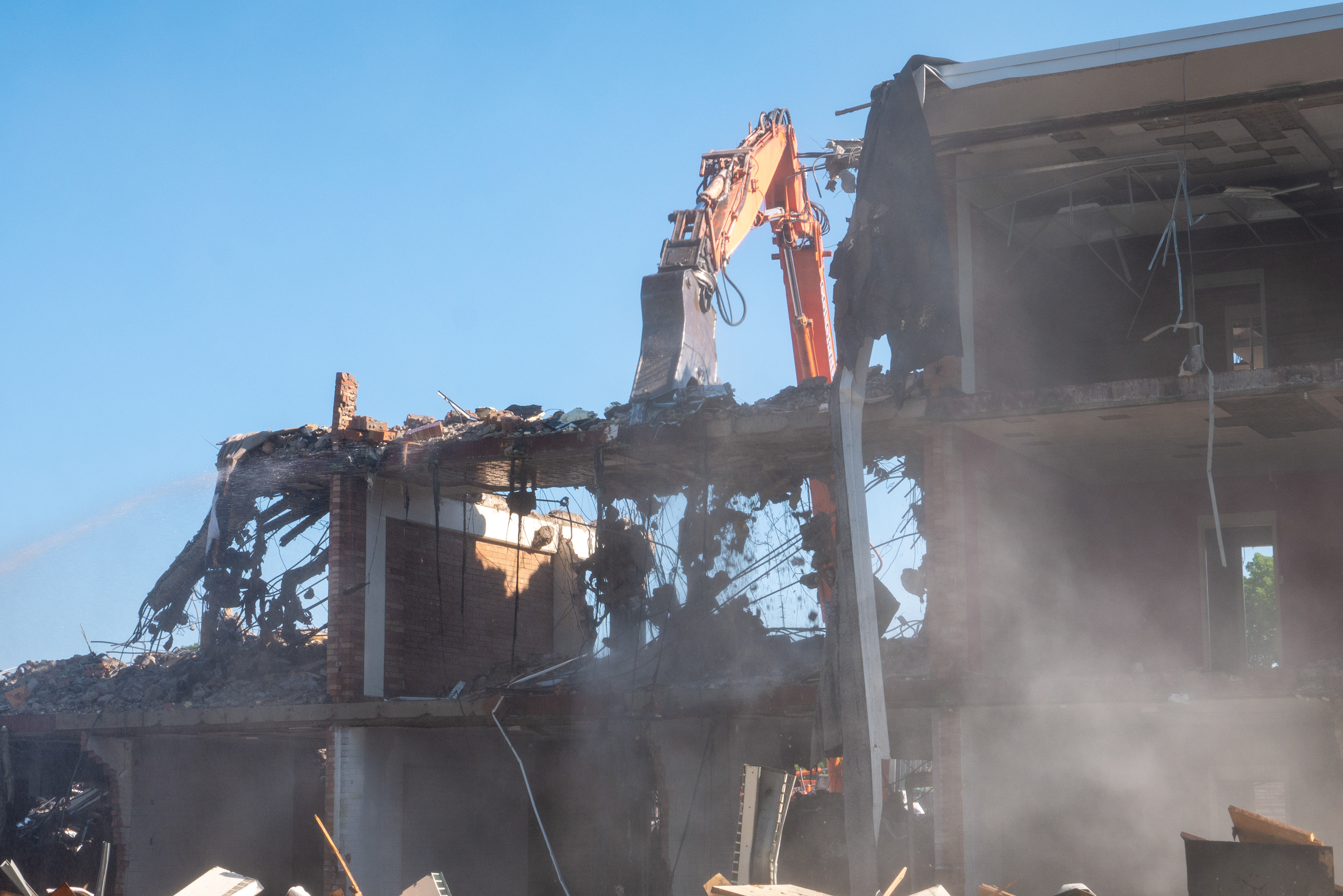 Demolition of the SE wing, south-facing side