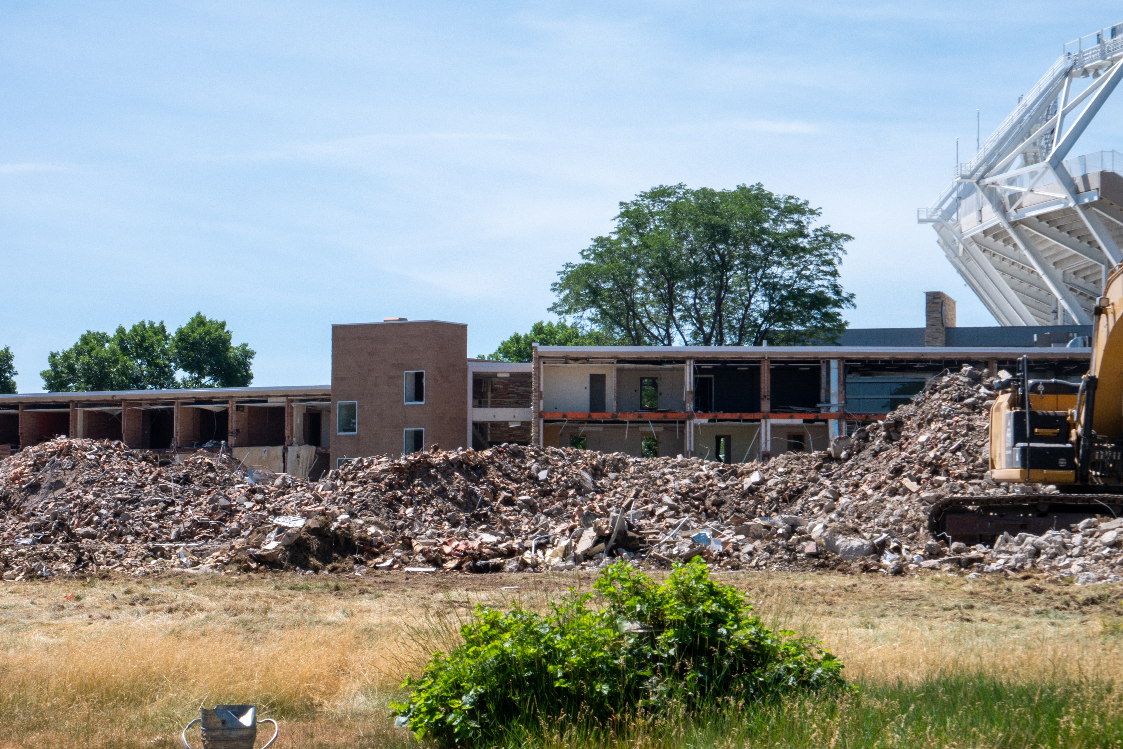 Rubble of the northern wings, north-facing side
