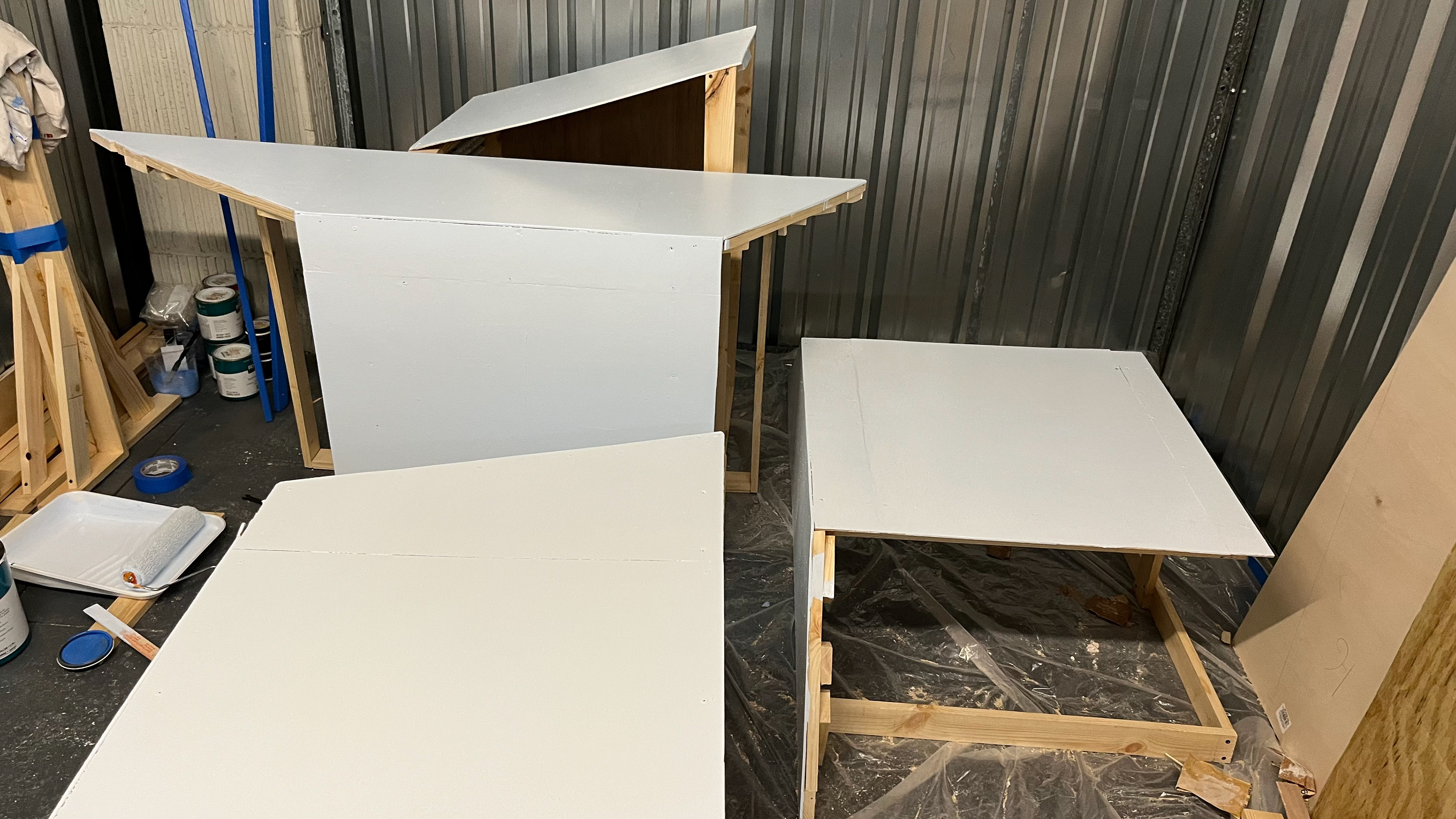 PAINTING CONSOLE SURFACE