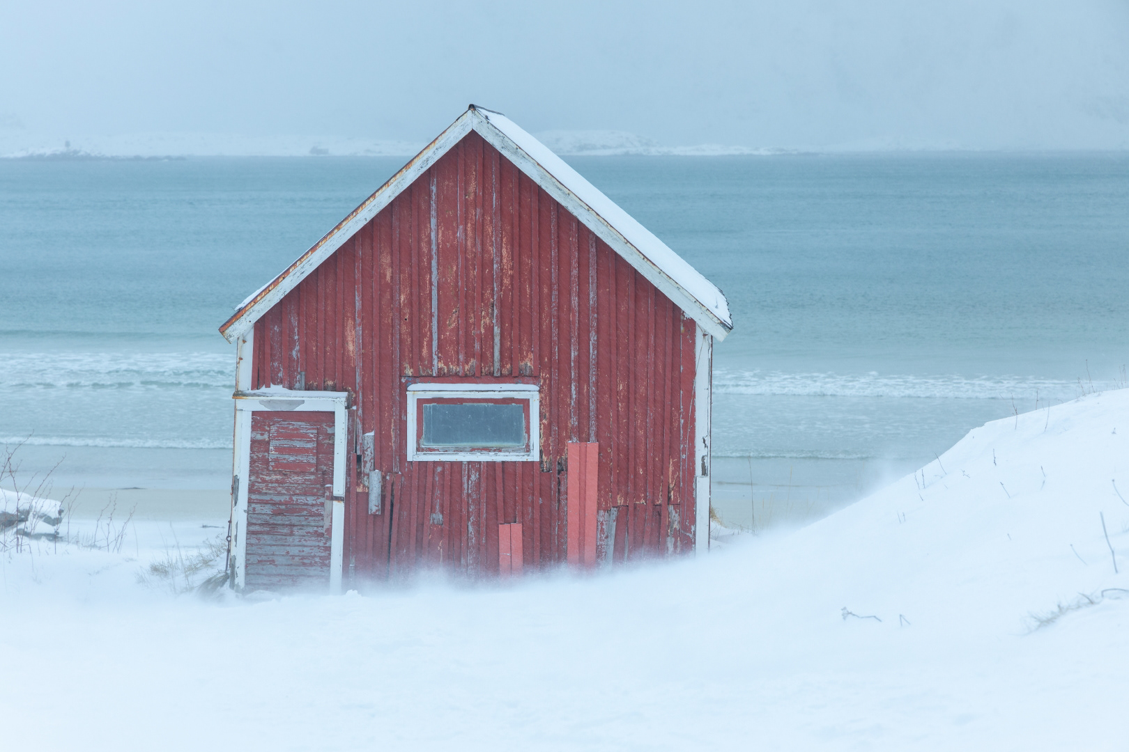 Ramberg Red Cabin - Lofoten Islands