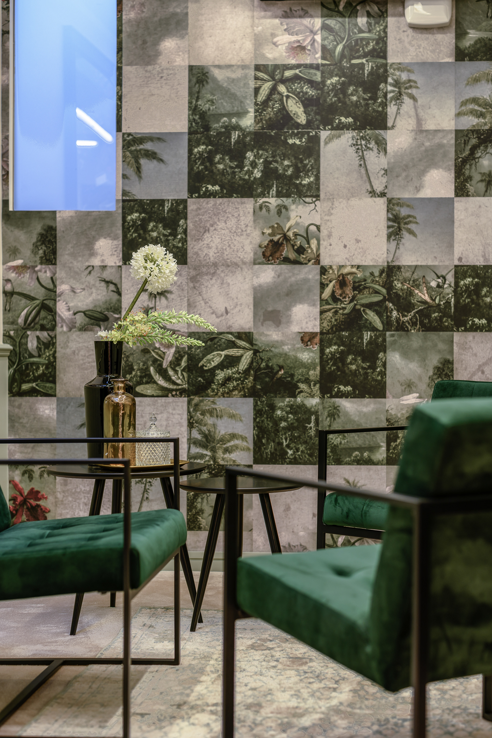 Häcker Kitchen Showroom by London based comercial photographer - Marcin Noga