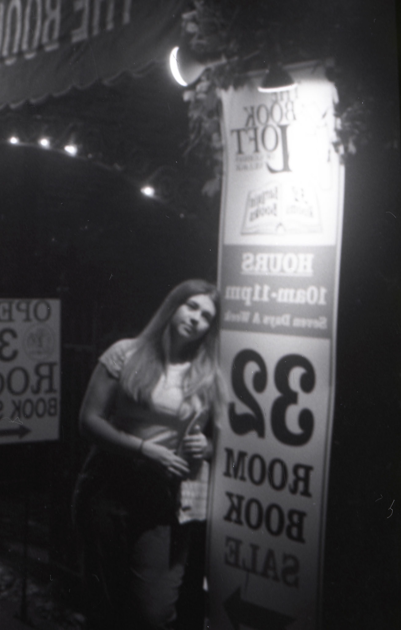 Book Loft, 2022 (35mm)