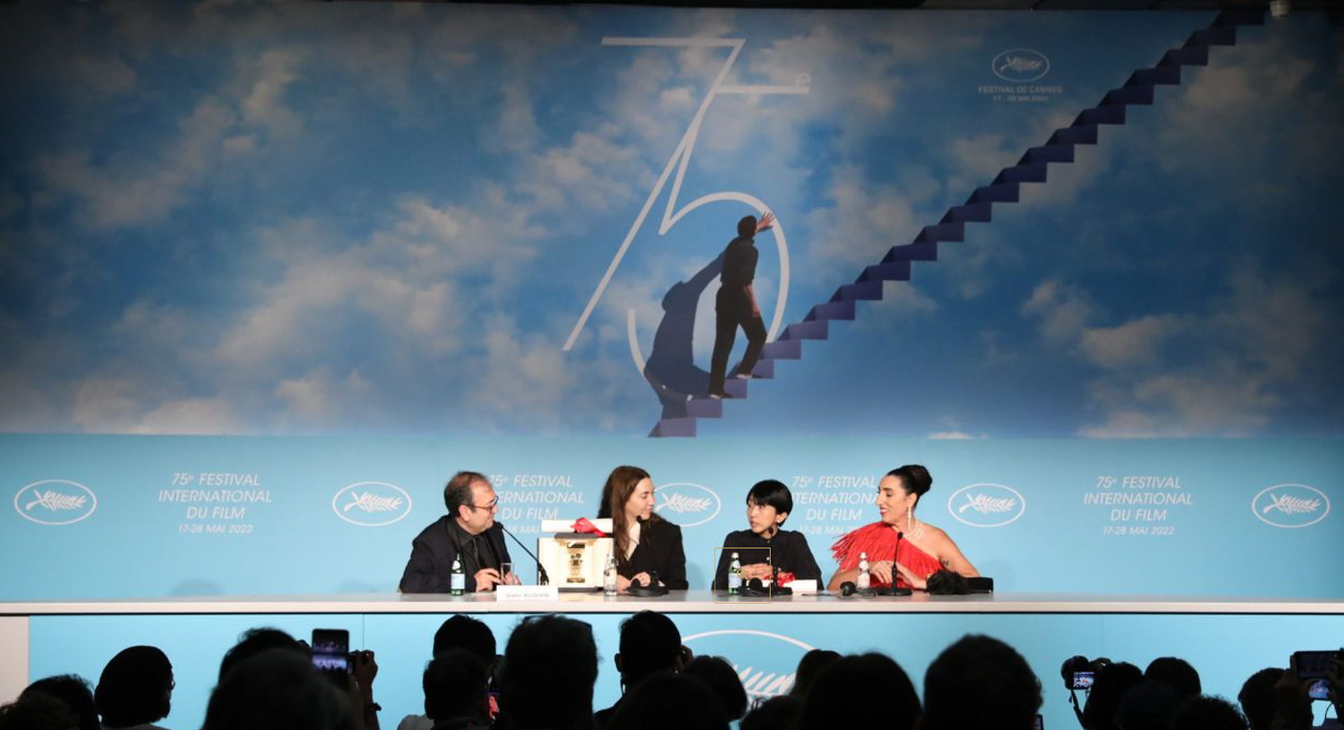 Gina Gimmell, lauréate de la Caméra d'or et Hayakawa Chie, lauréate de la Mention Spéciale © Jean-Louis Hupé / FDC