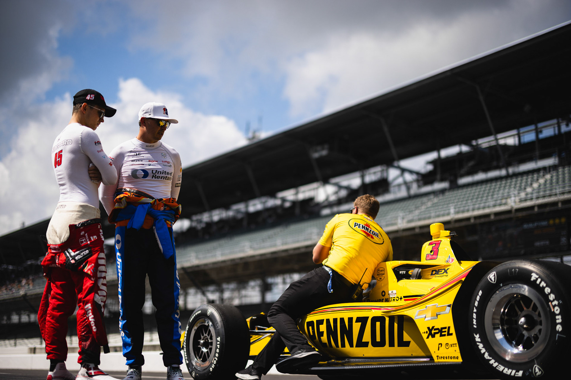 #15: Graham Rahal, Rahal Letterman Lanigan Racing Honda, #45: Christian Lundgaard, Rahal Letterman Lanigan Racing Honda, Thirsty 3’s