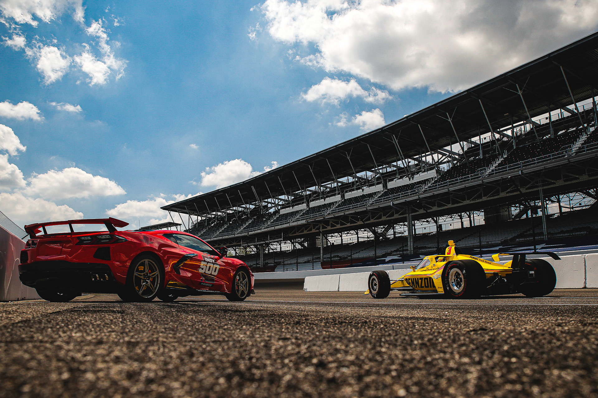 #3: Helio Castroneves, Team Penske Chevrolet, Chevrolet Corvette Pace Car