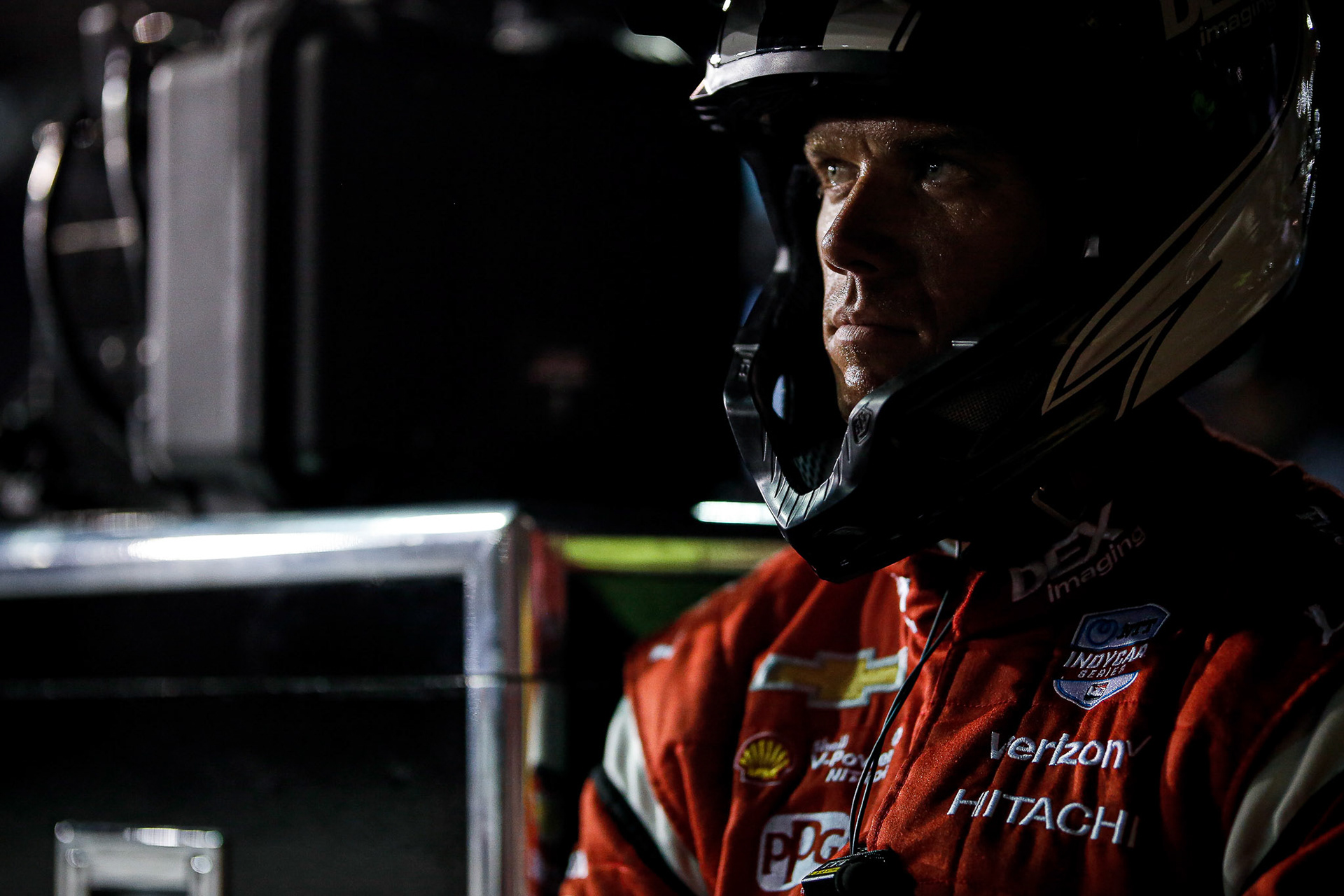 #3: Scott McLaughlin, Team Penske Chevrolet crew member, Chad Gordon