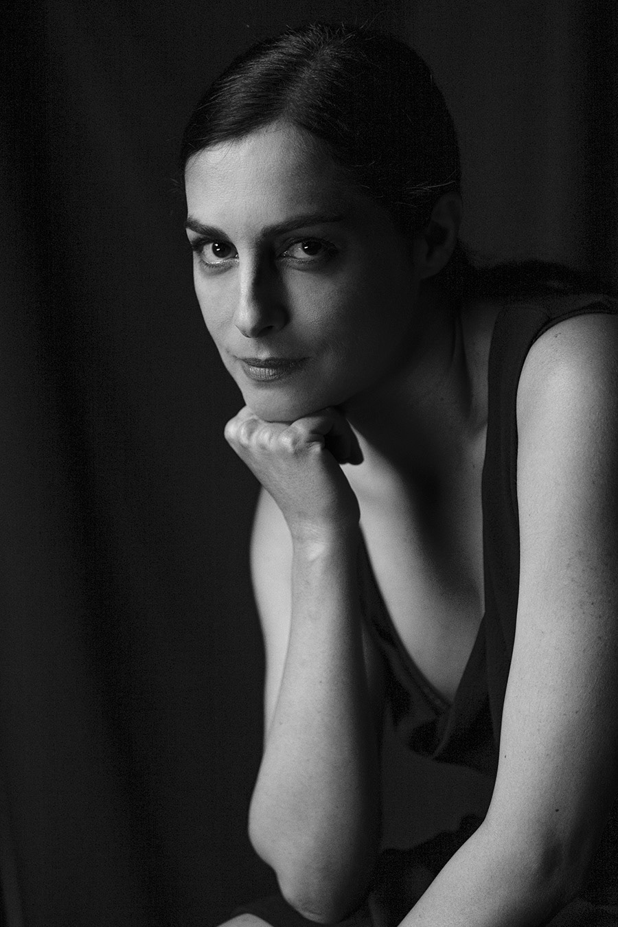 AMIRA CASAR