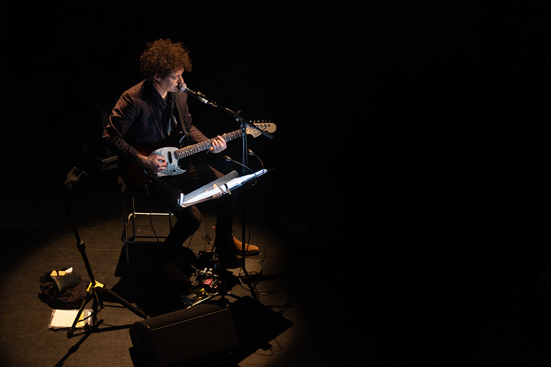 ELODIE FREGE & NICOLAS COMMENT