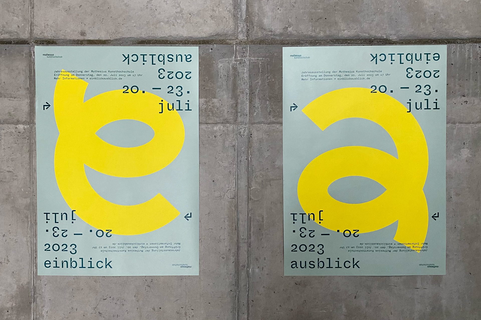 Die Abkürzung „ea“ steht seit Jahren für die Ausstellung. Vereint in einem dynamischen Kringel, der die Drehbewegung des Plakates aufnimmt, wirbt sowohl das ‚e‘ als auch das ‚a‘ für die Veranstaltung in Kiel.