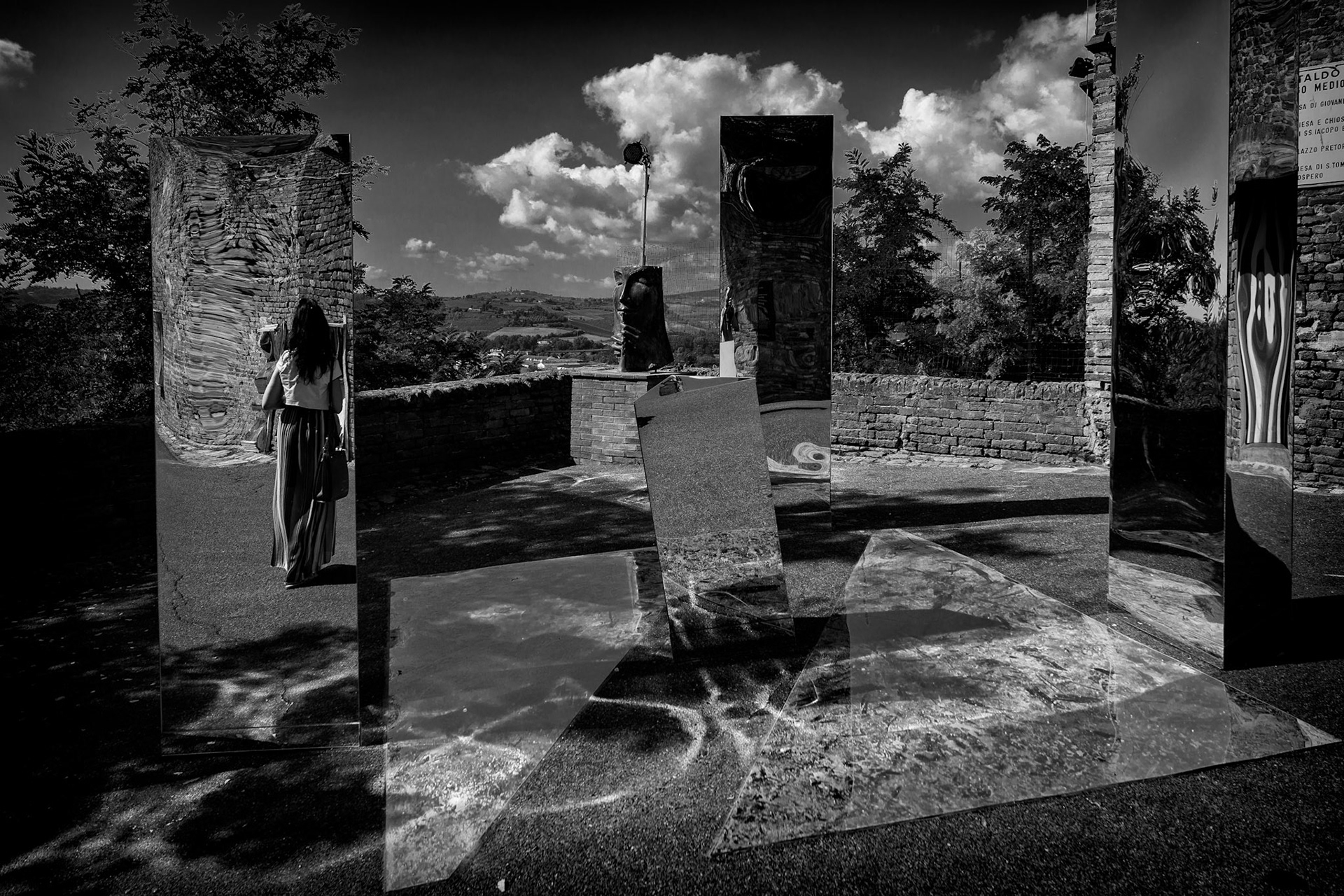 Certaldo Alto "riflessioni"#Volgotoscana #italiainunoscatto #ig_italia #shotz_of_italia #MeiCaPicture #volgoitalia#art #artist #artoftheday #artsy #beautiful #creative #draw #drawing #gallery #graphic #illustration #instaart #instaartist #instagood #masterpiece #painting #paper #pen #pencil #photooftheday #meteo_limet