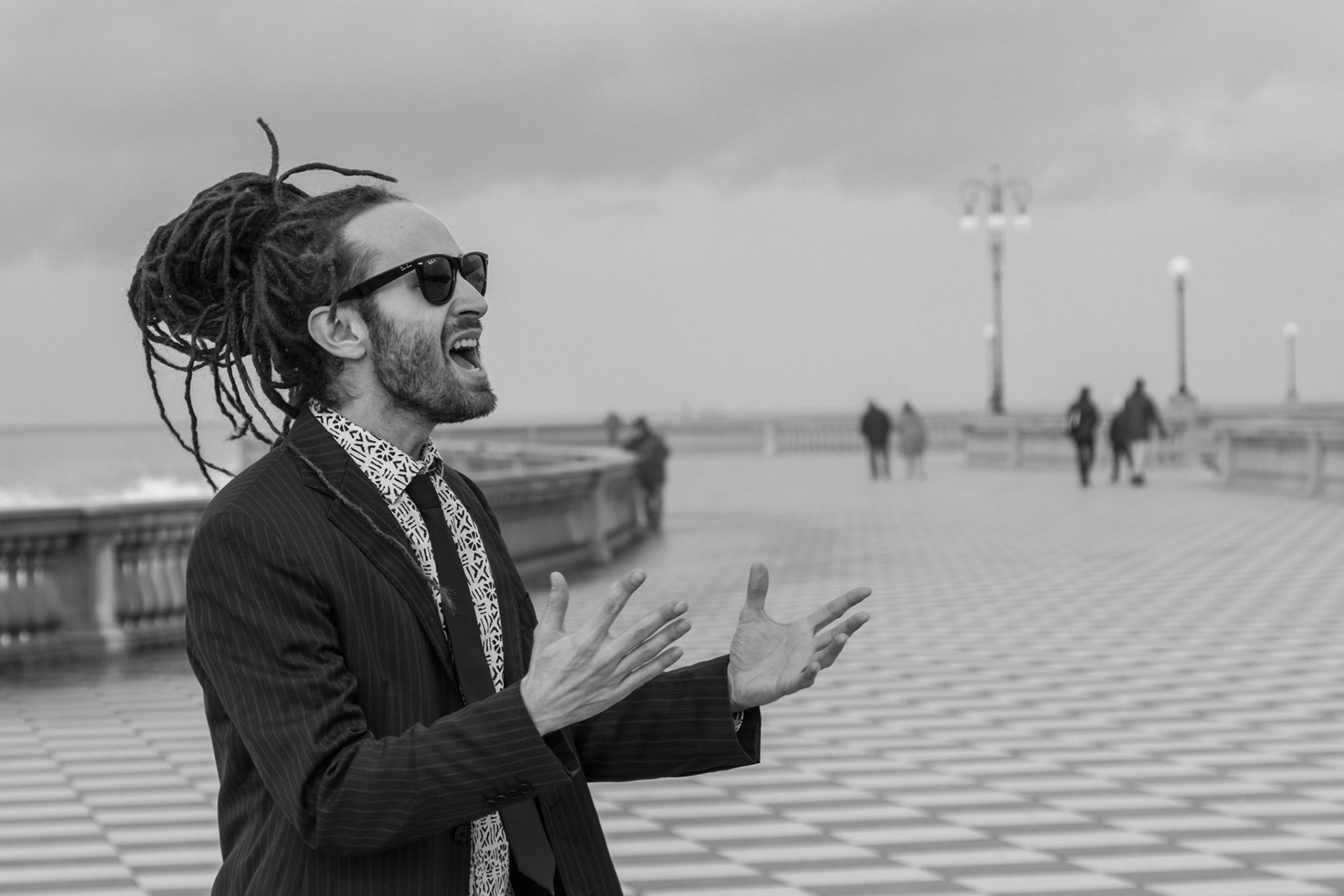 Nico Royale è la nuova voce del reggae proveniente dall'Appennino bolognese.

Attivo dai primi anni del 2000 con il sound Casalypso e poi in studio con Forward the Bass, è conosciuto per la sua voce melodica ma allo stesso tempo esplosiva. La sua energia nei live lo ha portato a dividere la scena con artisti del calibro di Jah Cure, Million Style, Collie Buddz, Sud Sound System, partecipando varie volte al Rototom Sunsplash e ad eventi internazionali. Nel 2005 vive per un anno a Città del Messico, entra in contatto con la scena reggae della zona, e riscuote un ottimo successo di pubblico che gli permette di esibirsi a Panama, Cuba, e in varie zone del Messico, pubblicando anche il suo primo demo.