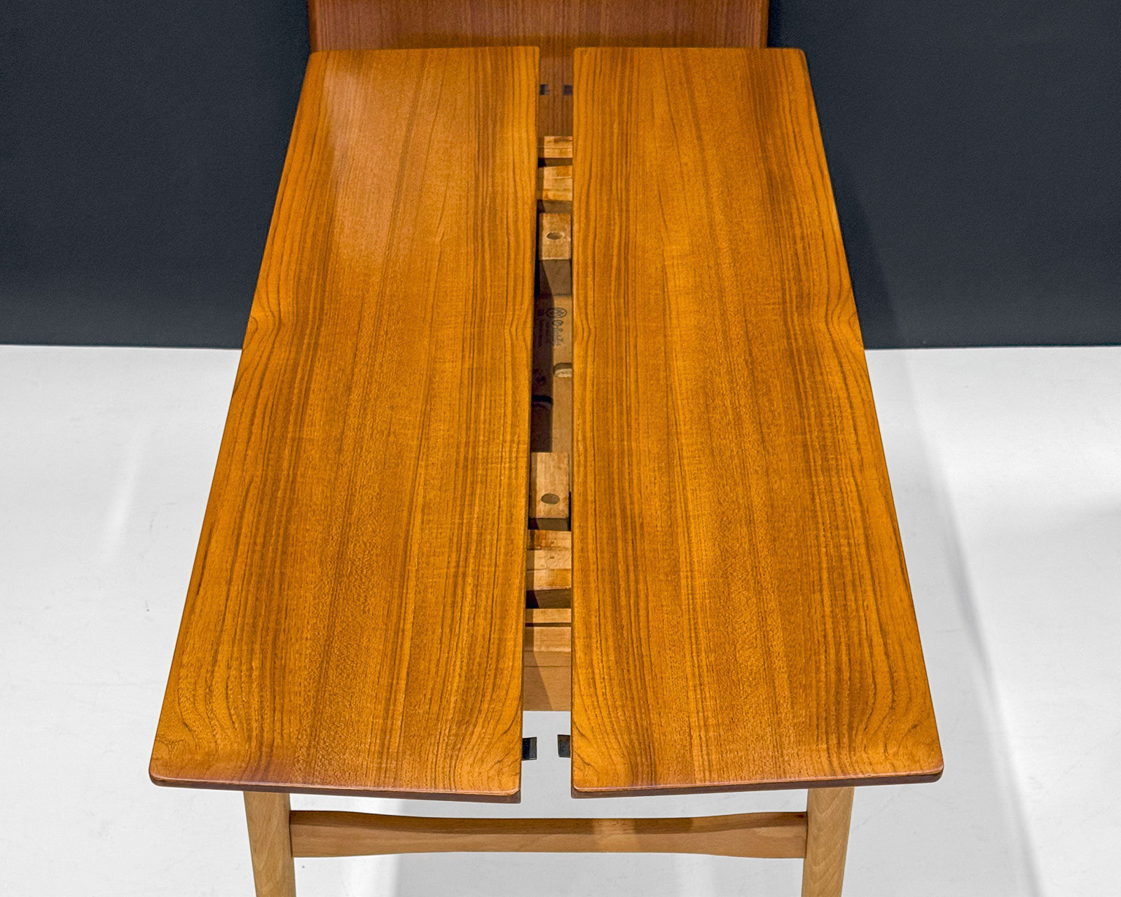 Scandinavian Modern Patented Table