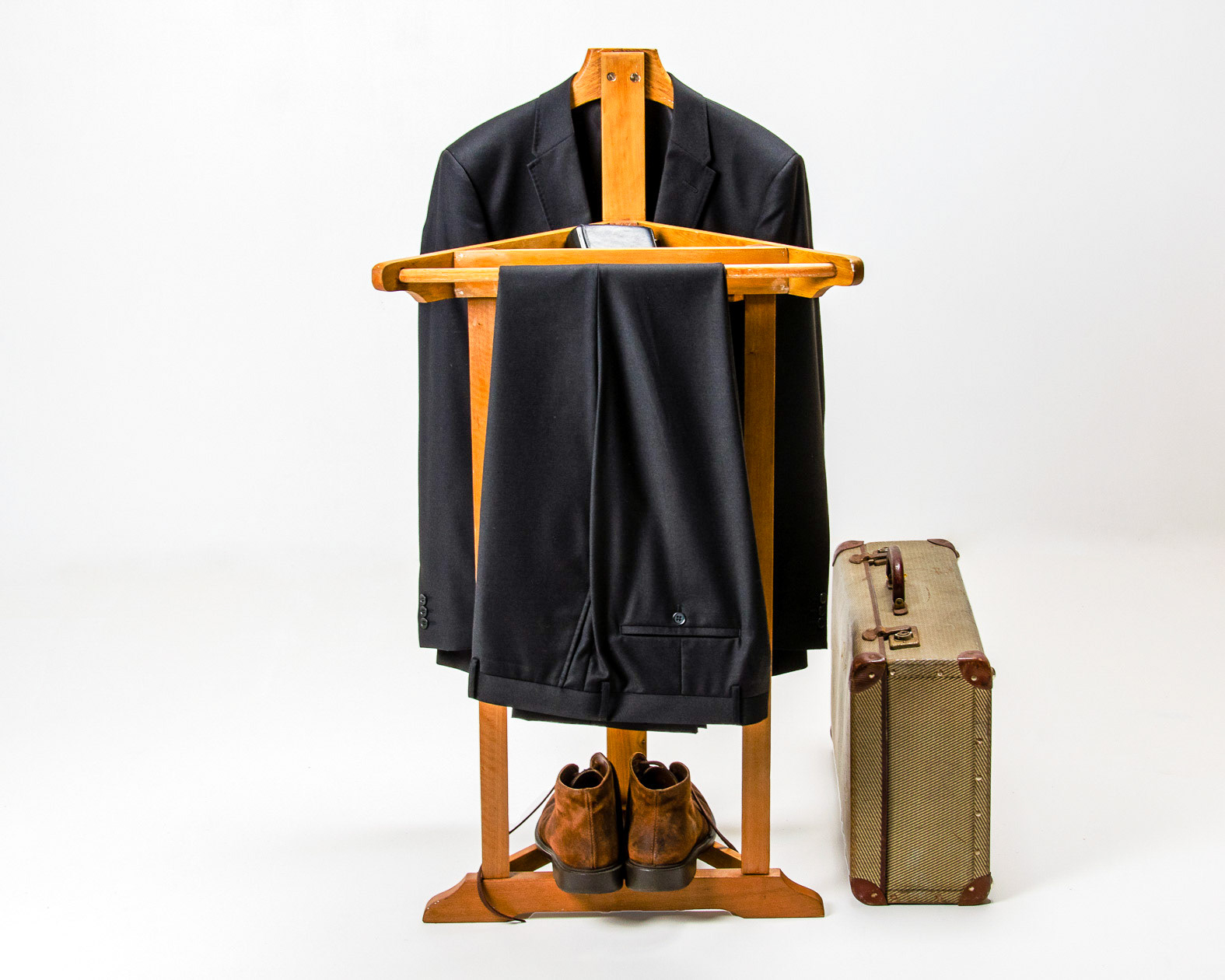 Arts and Crafts Clothes Valet