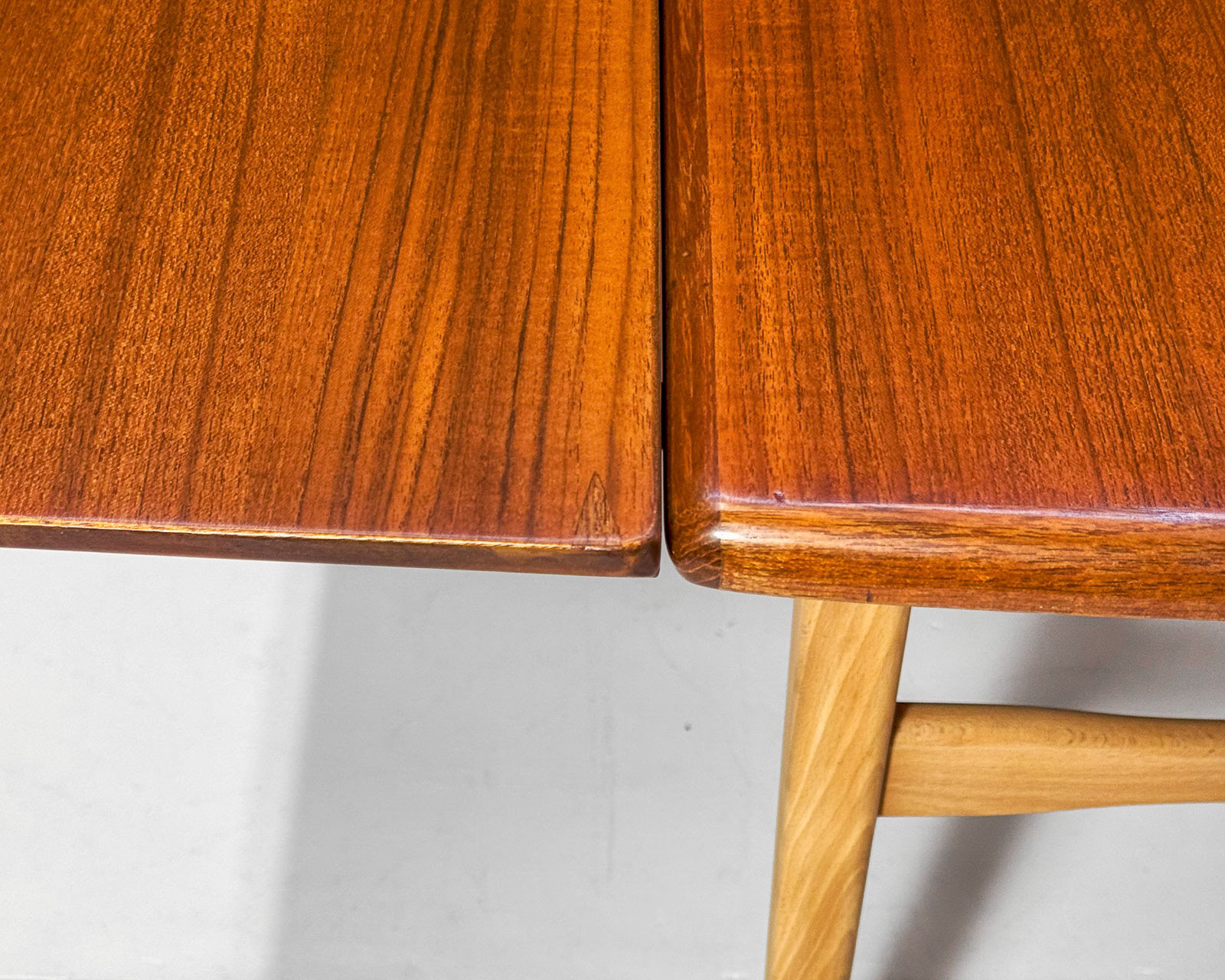 Scandinavian Modern Patented Table