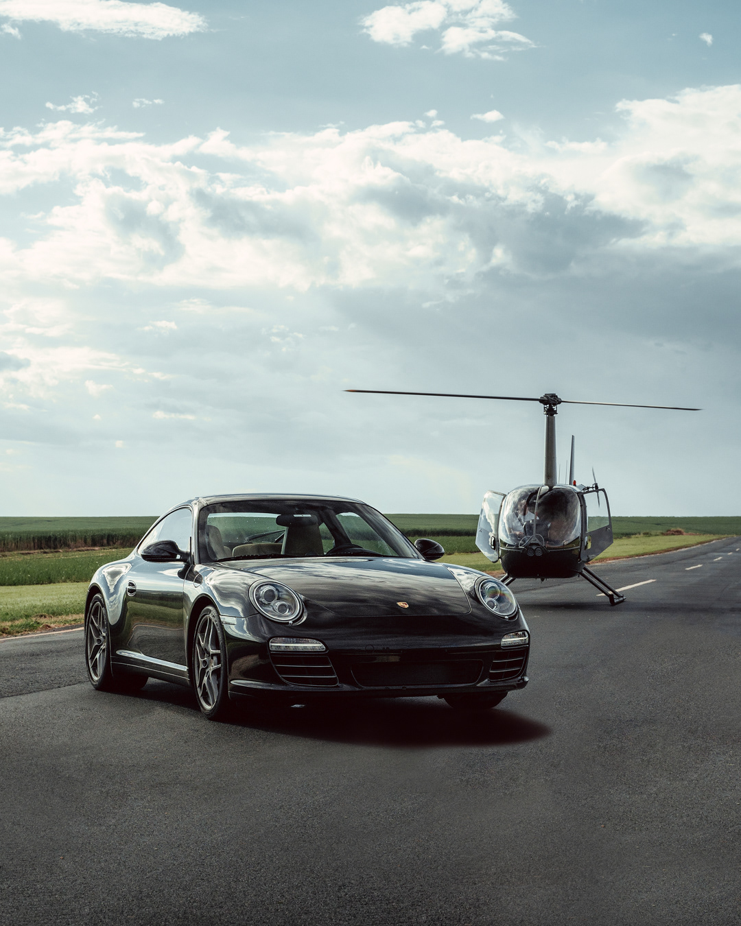 Porsche Carrera 4S | Projeto autoral, realizado num aeroporto particular.