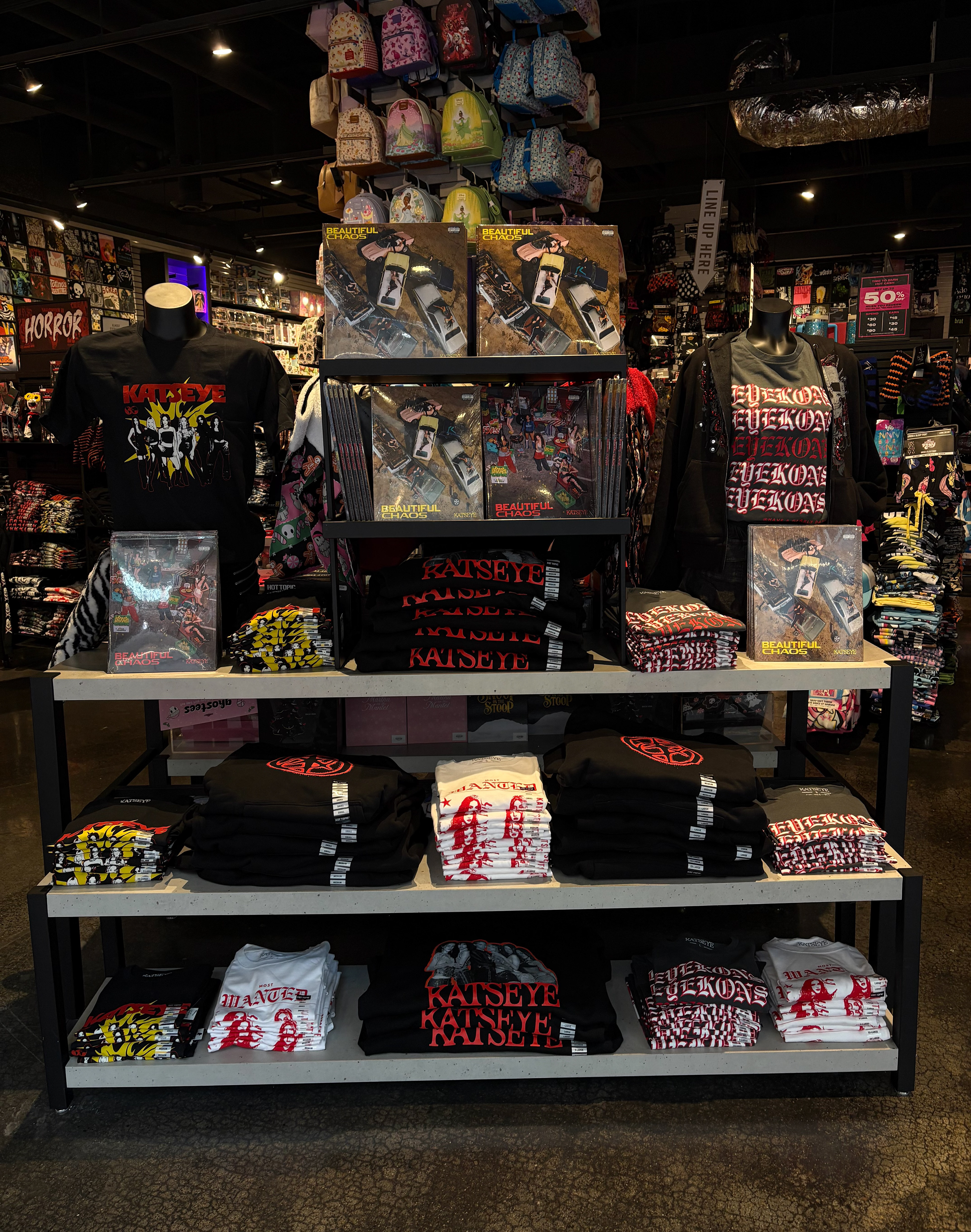 Merchandise Table Set