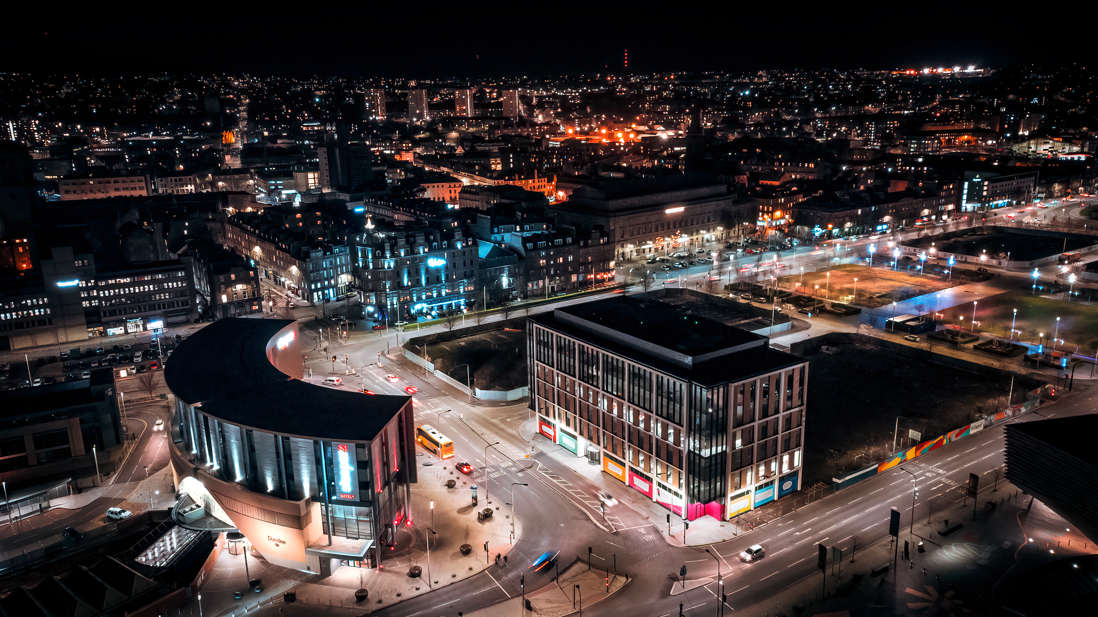 Dundee Railway Station and City Centre