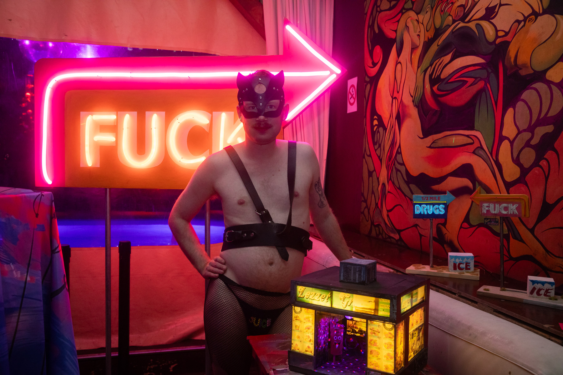 Tracey Snelling Art Presentation at KitKat