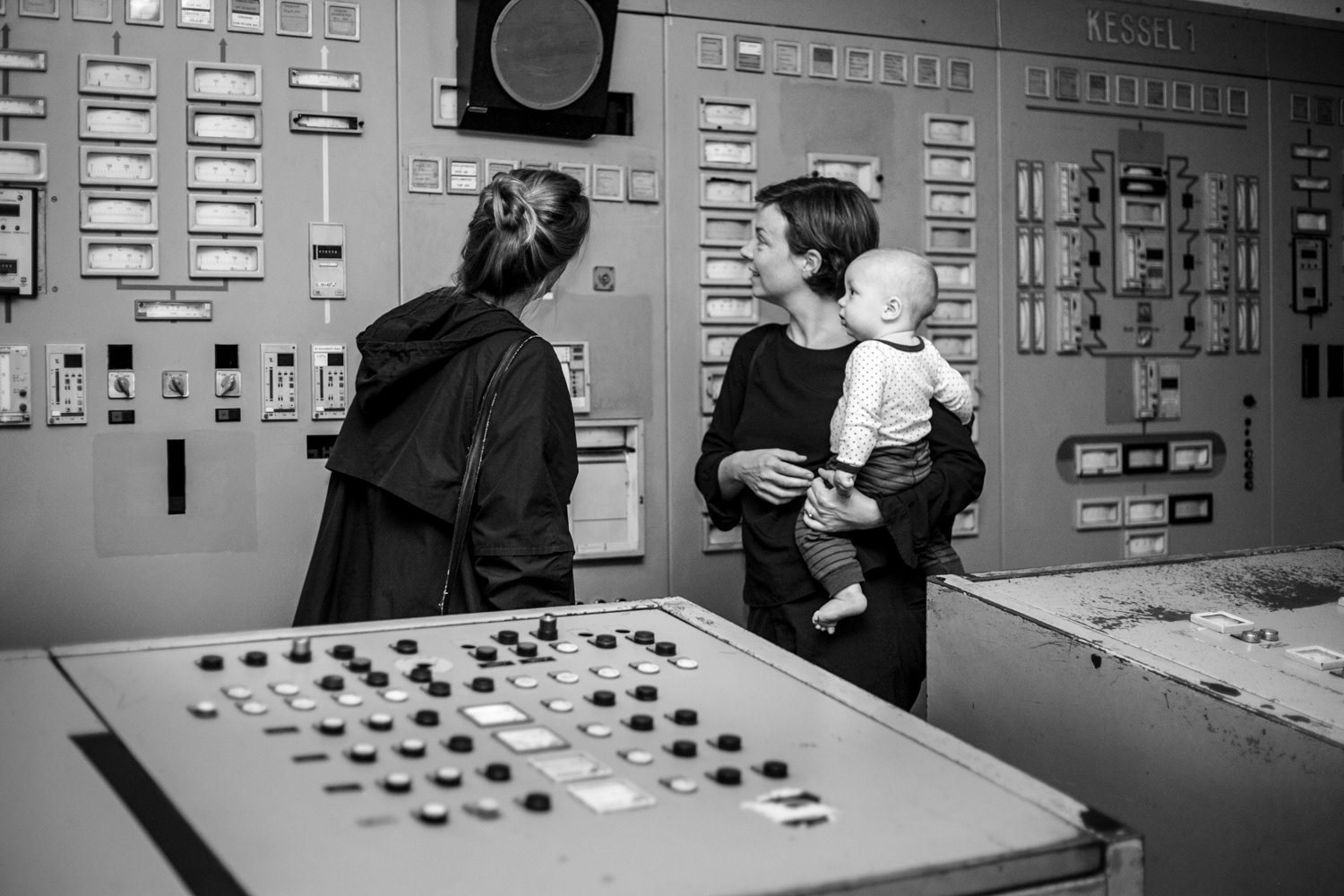 Menschen am Sonntag in Kraftwerk