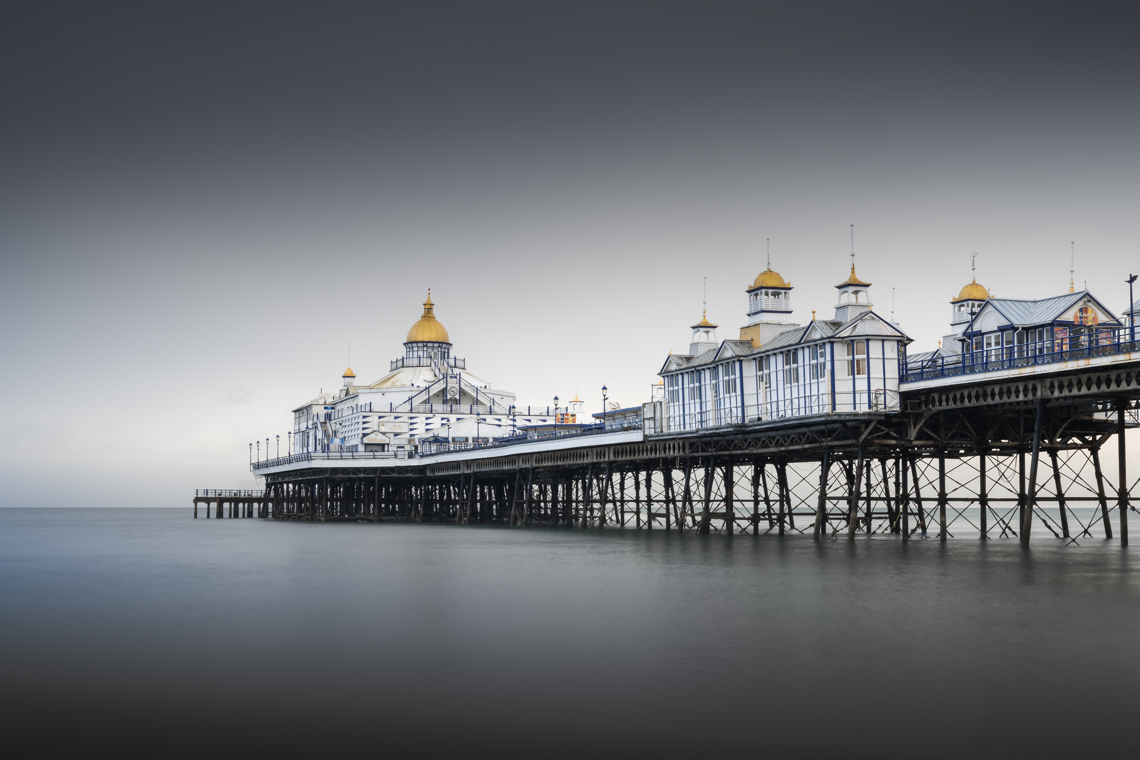 E A S T B O U R N E  P I E R