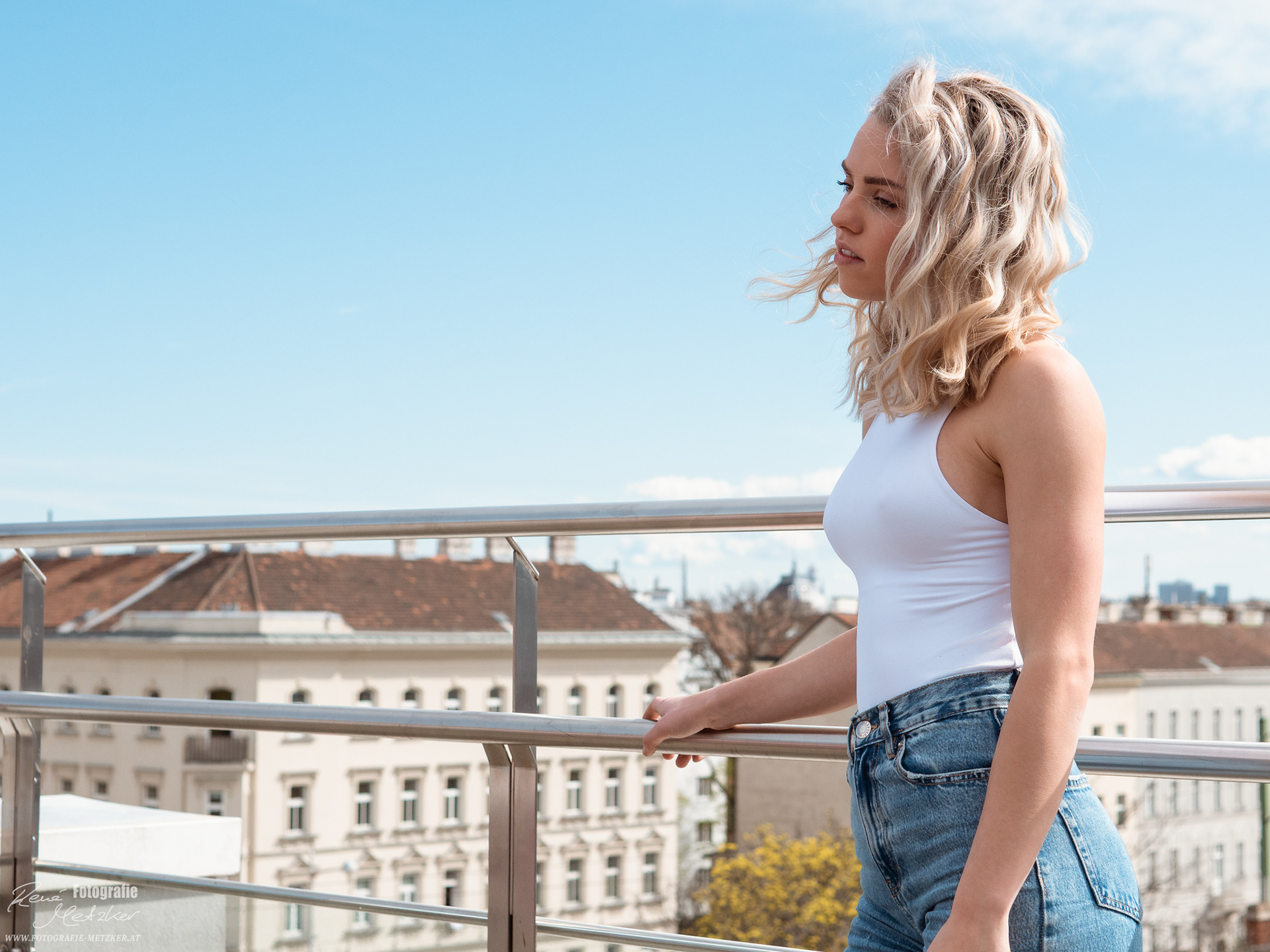 Johanna - Rooftop Natural Light