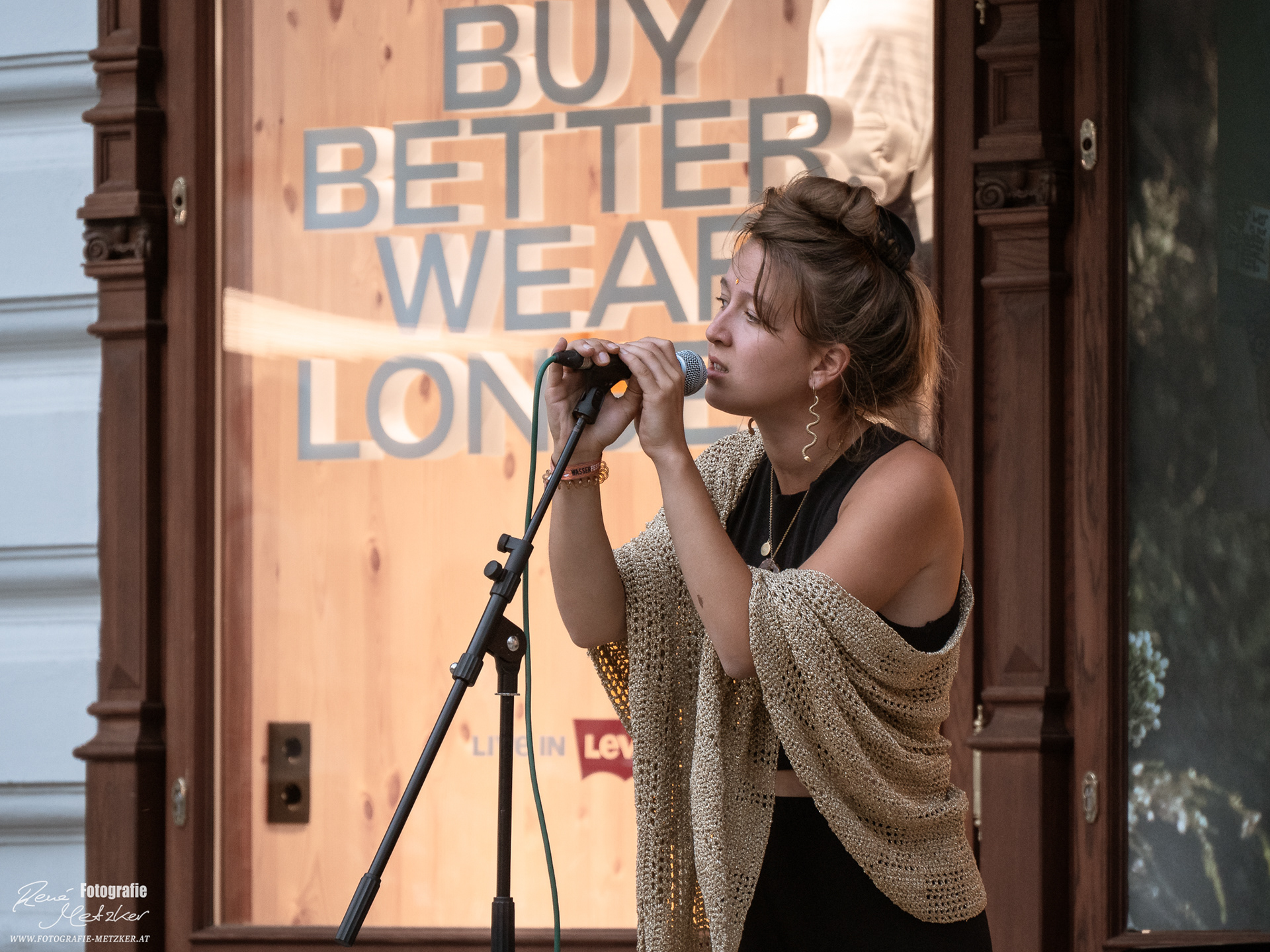 The Girl with the Tracy Chapman Songs from the Corner