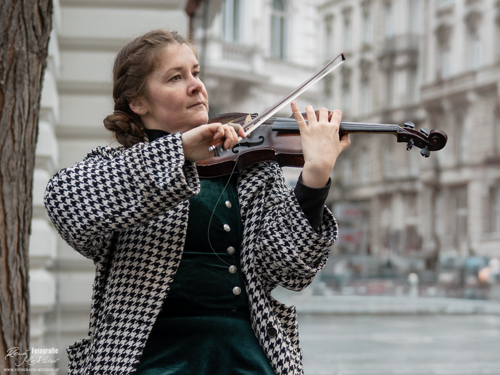 GEORGIANA MURARU Classic VIRTUOSI booking : 0043 660 95 10 755