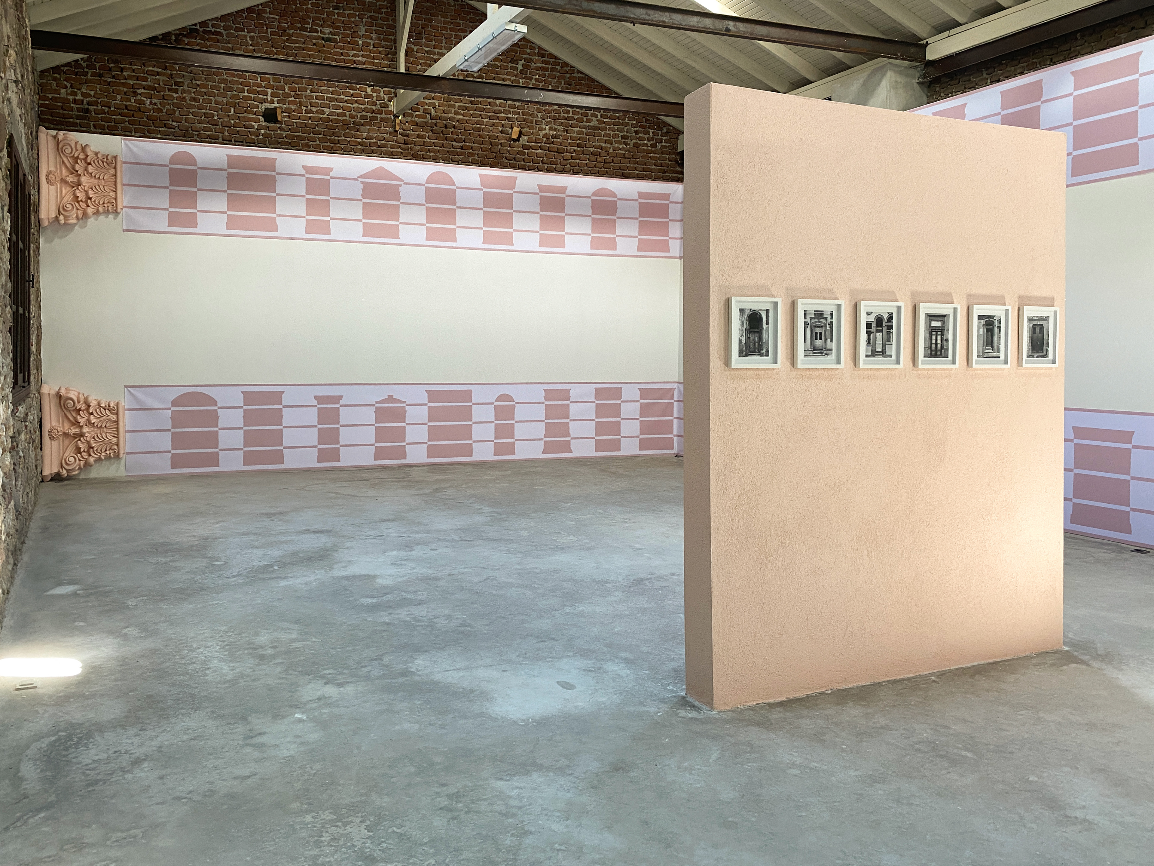 “Flatly Fluted Horizontally Formated Orders,” 2021, two identical Corinthian capitals, cast polyurethane, 85x65x10cm