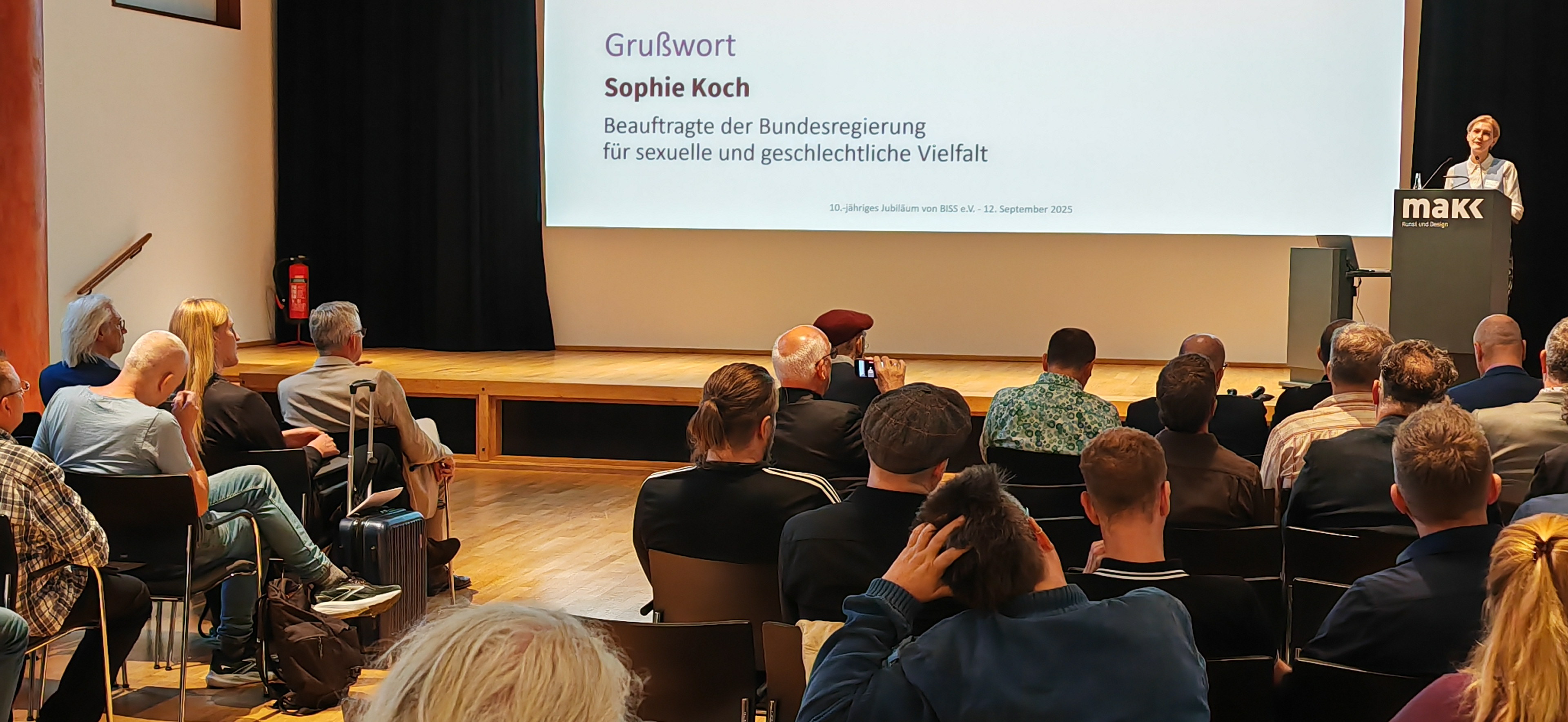 Die Queer-Beauftragte Sophie Koch lobte den Beitrag der BISS für die schwule Seniorenarbeit