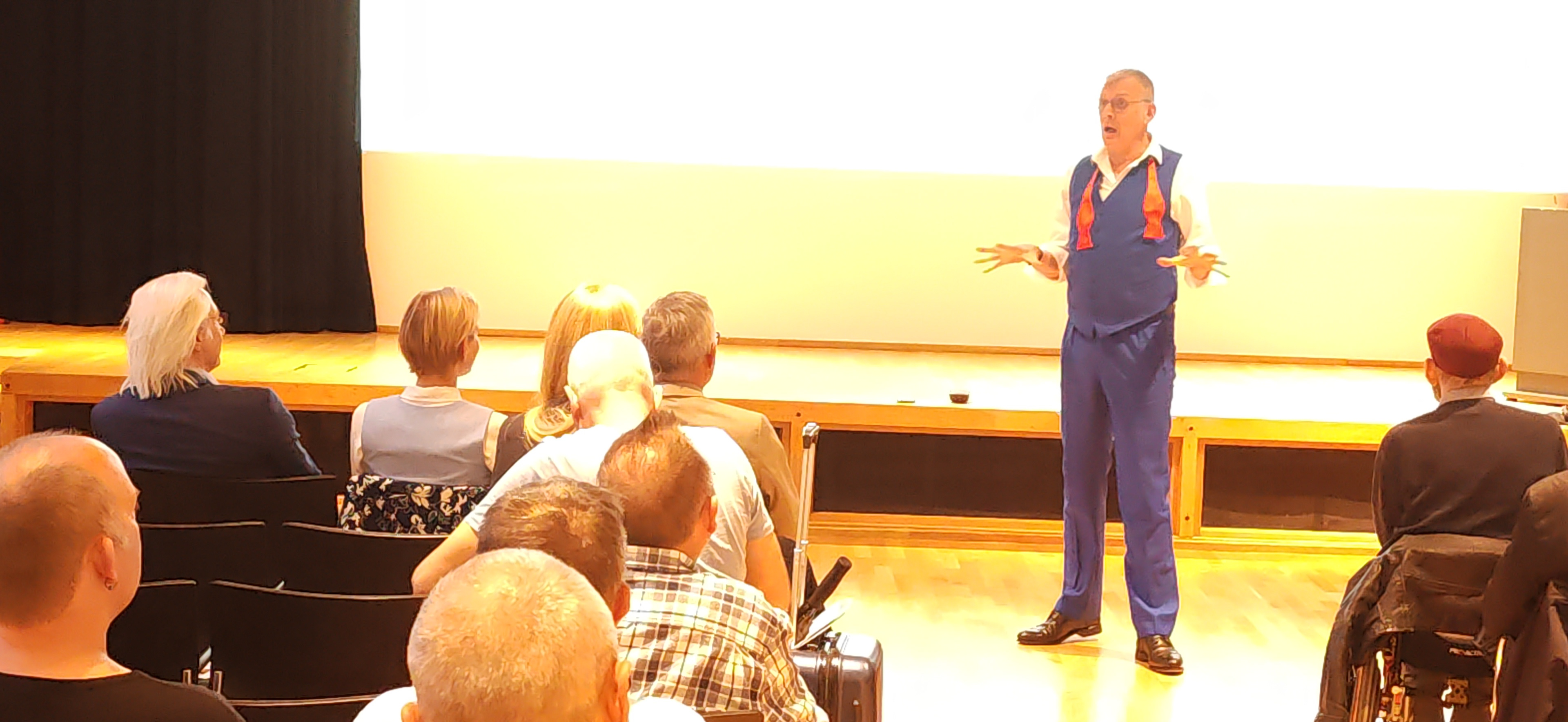 Showeinlage: Sänger und Schauspieler Thomas Wissmann sorgte mit seinen Liedern für Unterhaltung