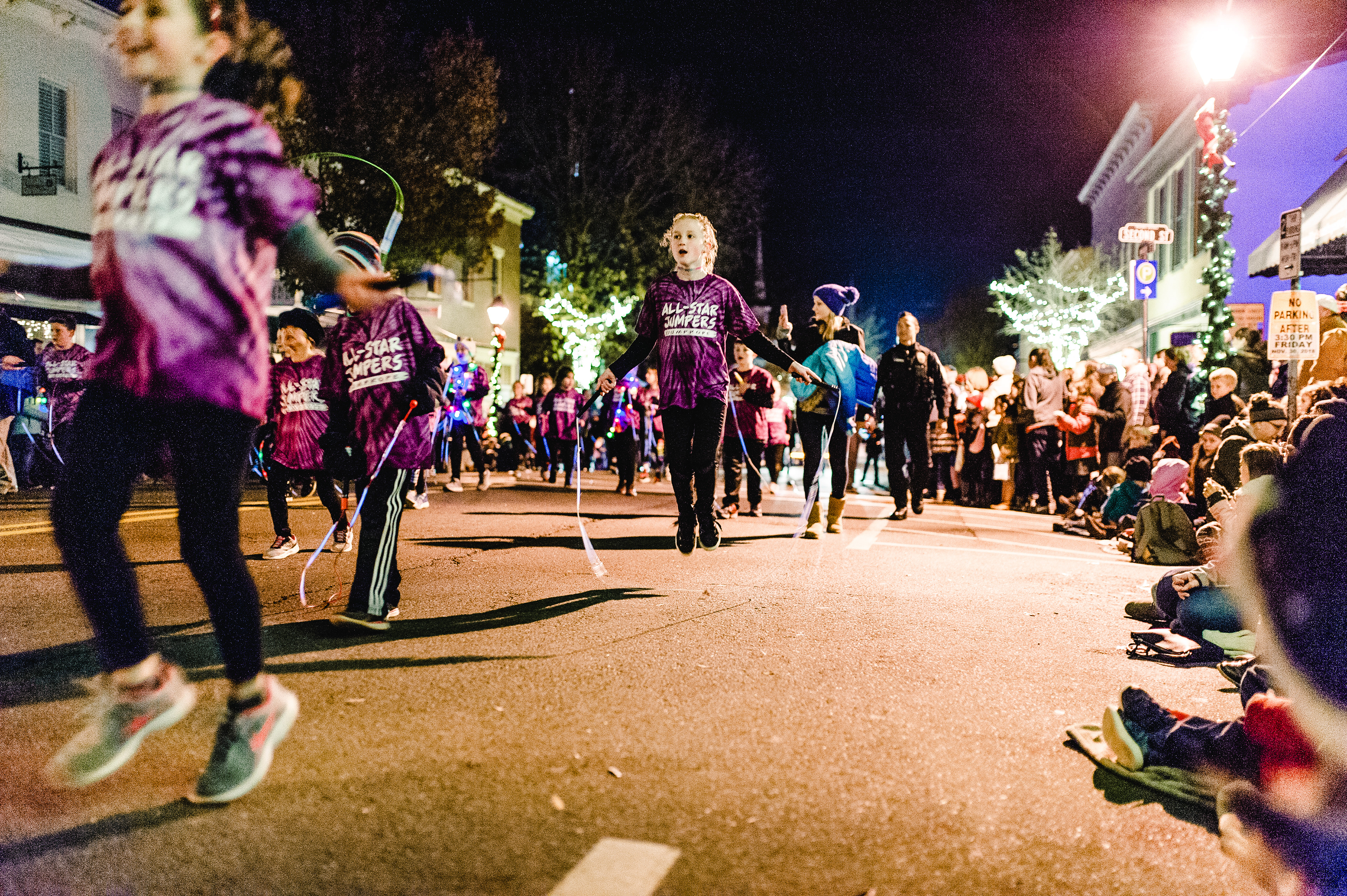 The C Hunter Ritchie Elementary All-Star Jumpers perform on Main Street at the Warrenton Christmas Parade // NOVEMBER 30, 2018 // FOR THE FAUQUIER TIMES