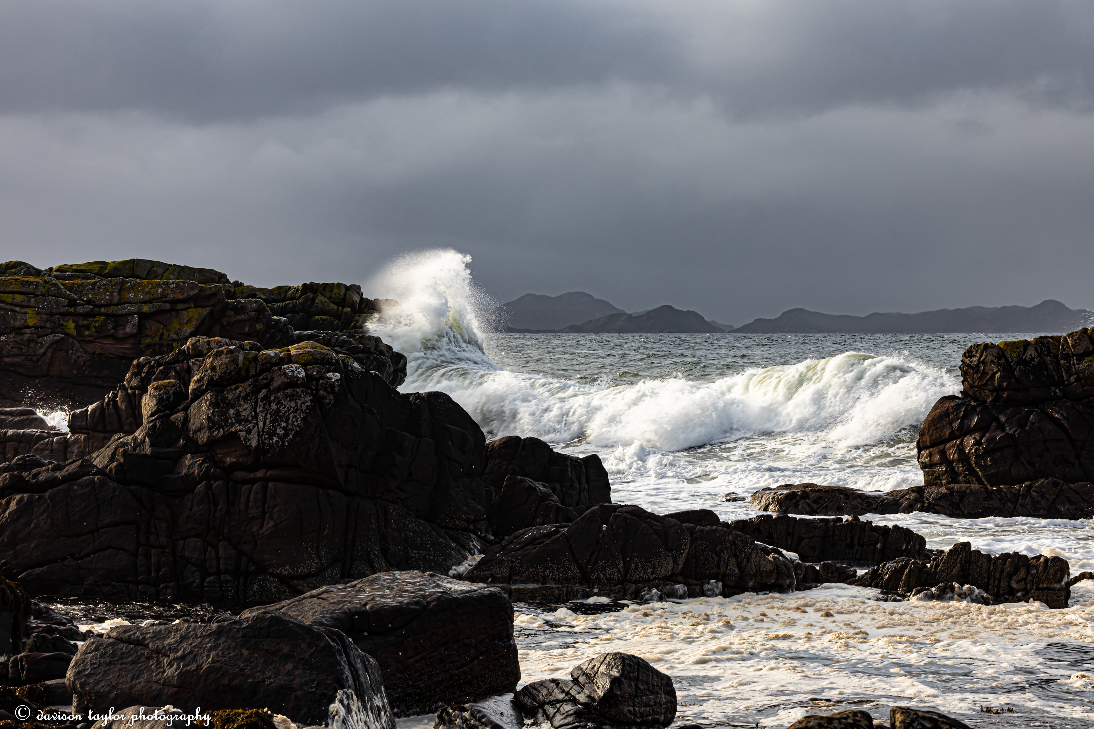 Waves crashing at Lonbain
