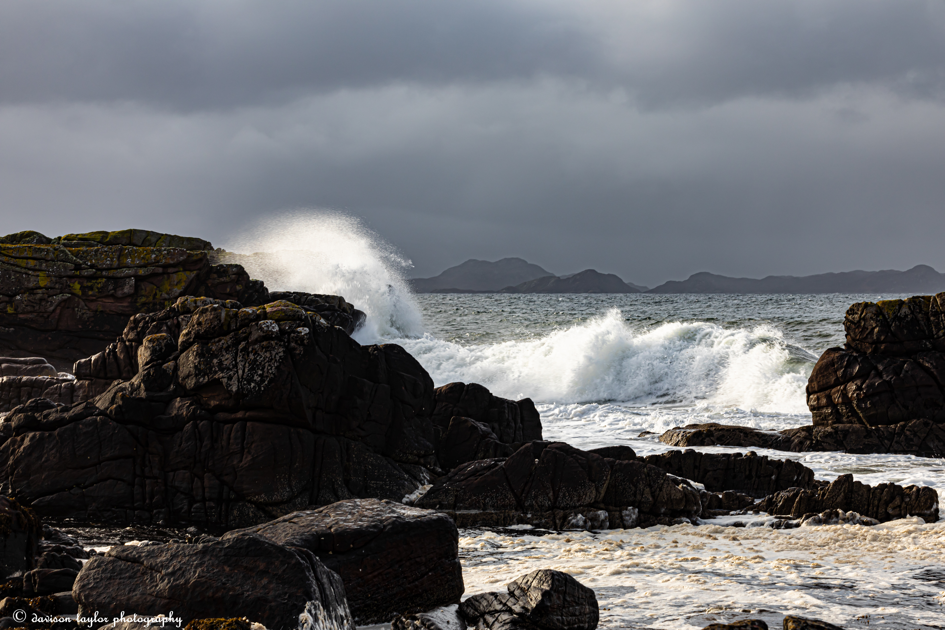 Waves crashing at Lonbain