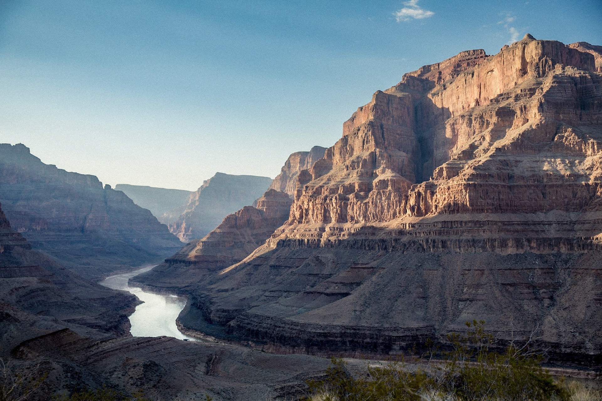A grand canyon wedding, travel by helicopter from Las Vegas