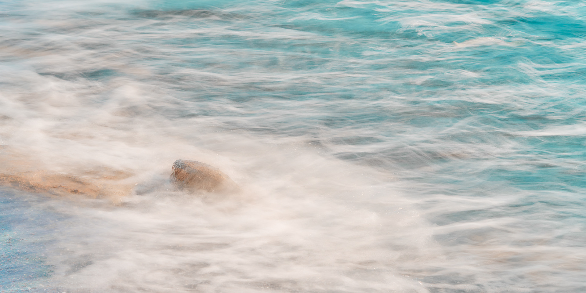 The quiet sound of waves