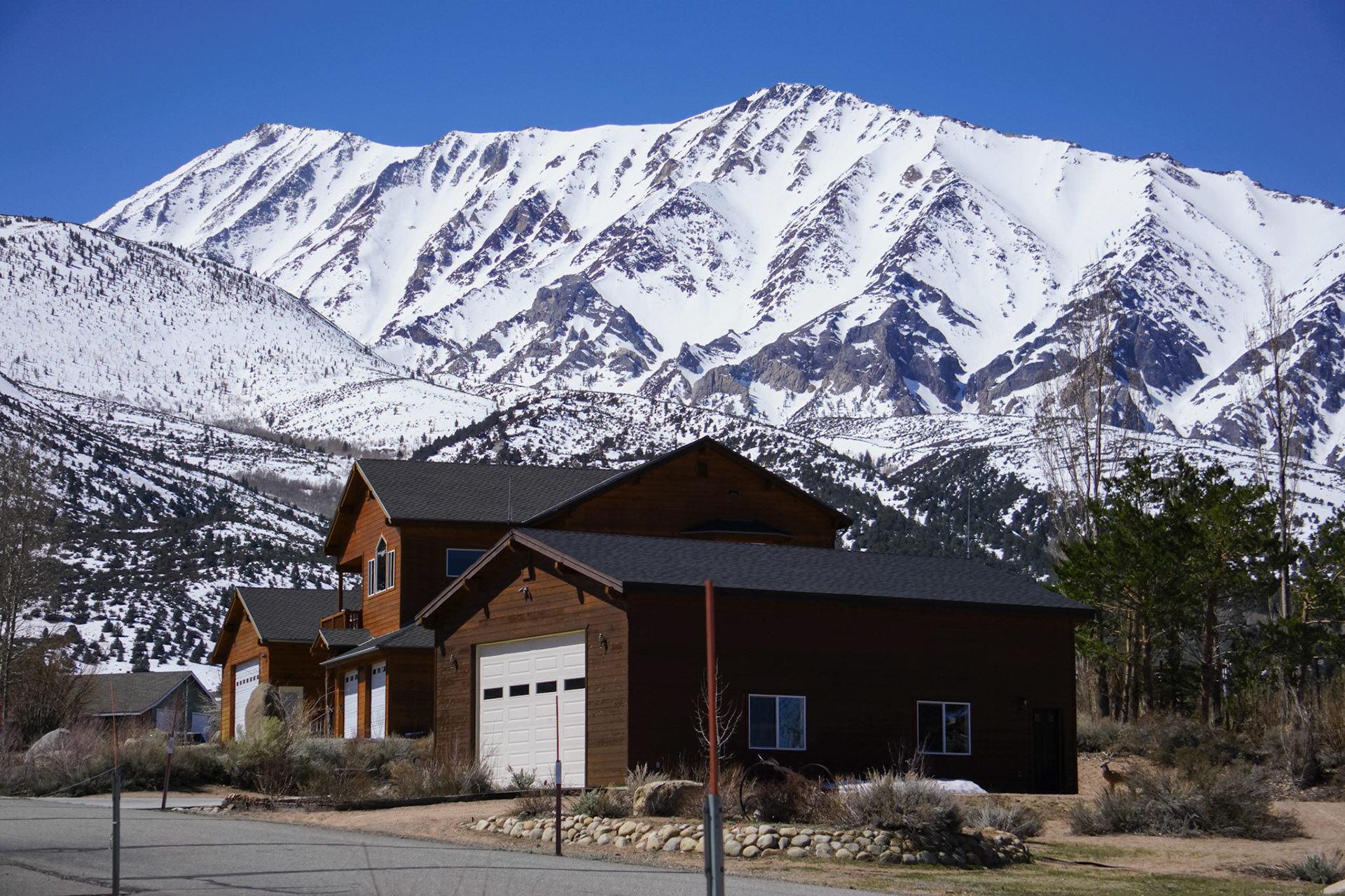 Crowley Lake neightborhood