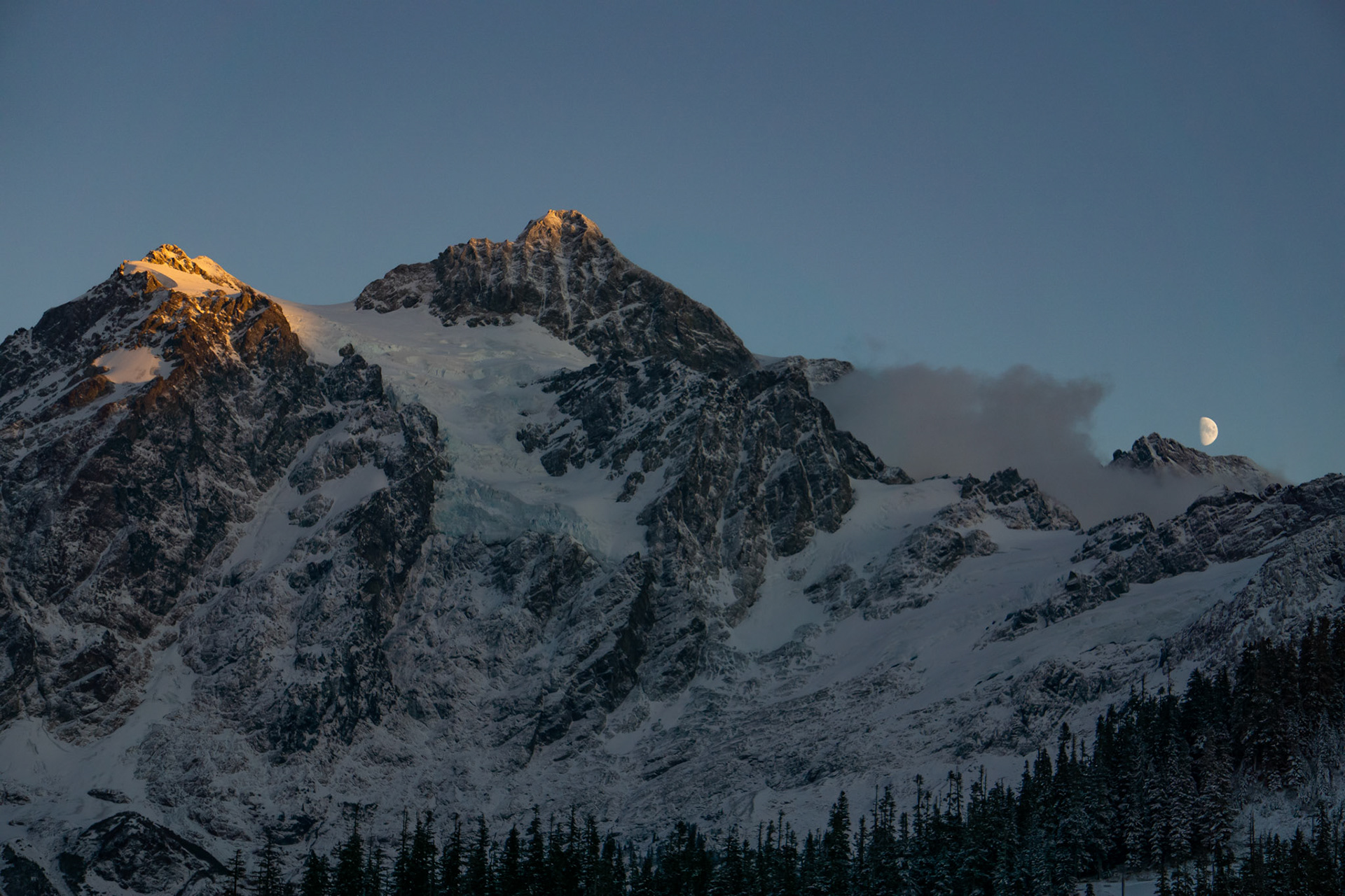 Moon rise on Mount Shuksan