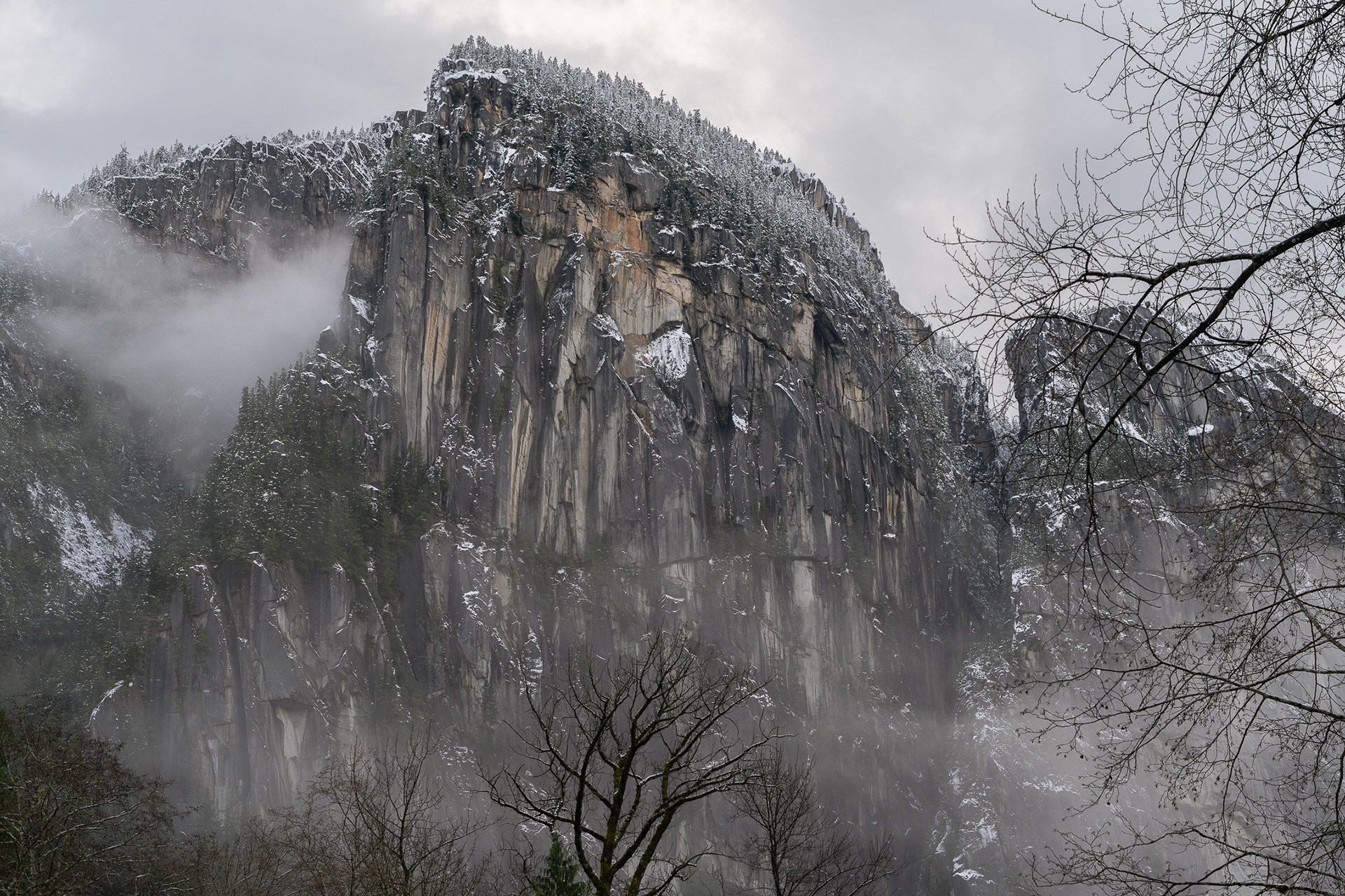 First snow in Squamish. 12/26/25